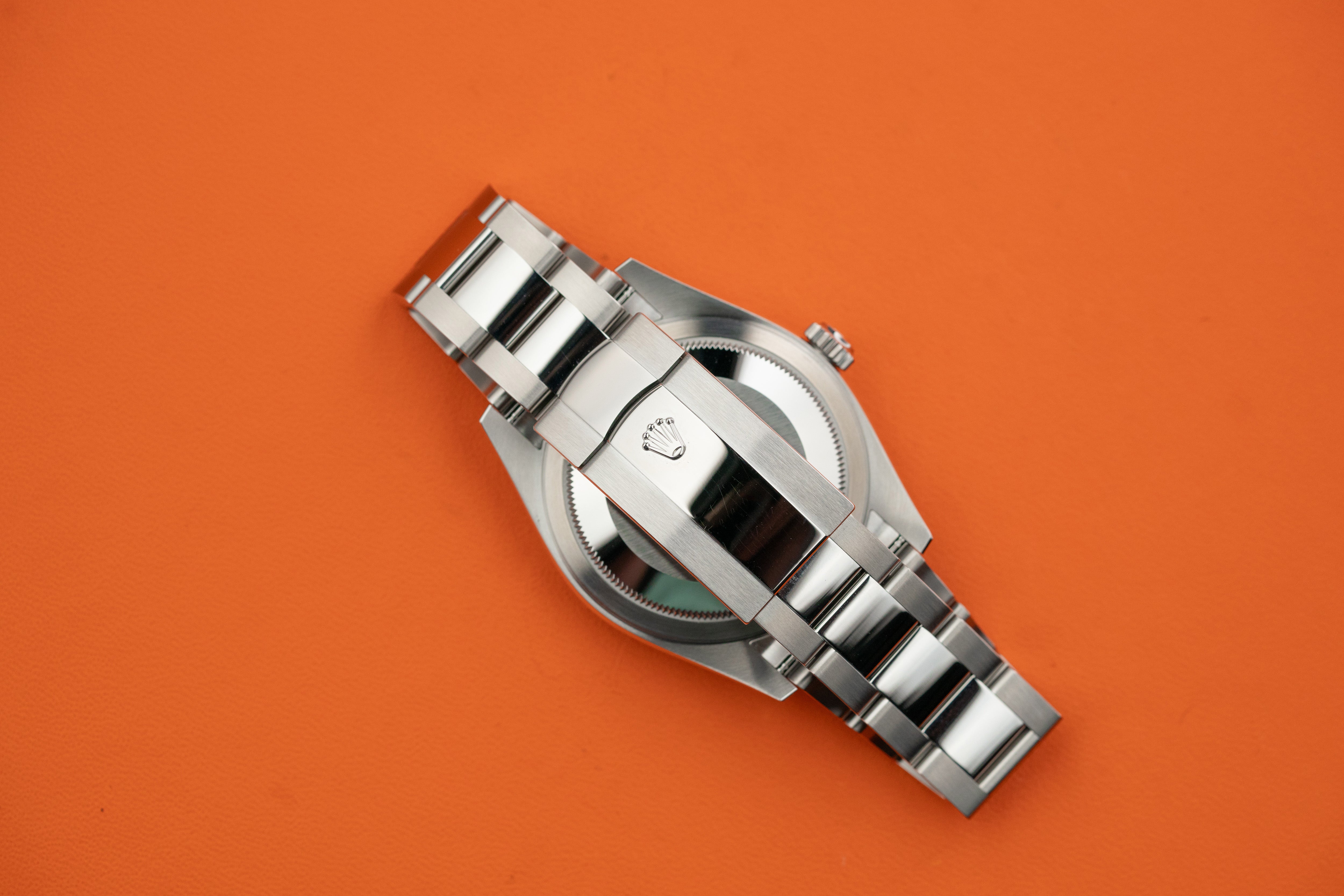 Rolex Sky-Dweller 42 mm Oystersteel Fluted Bezel and White Gold Mint Green Dial 336934