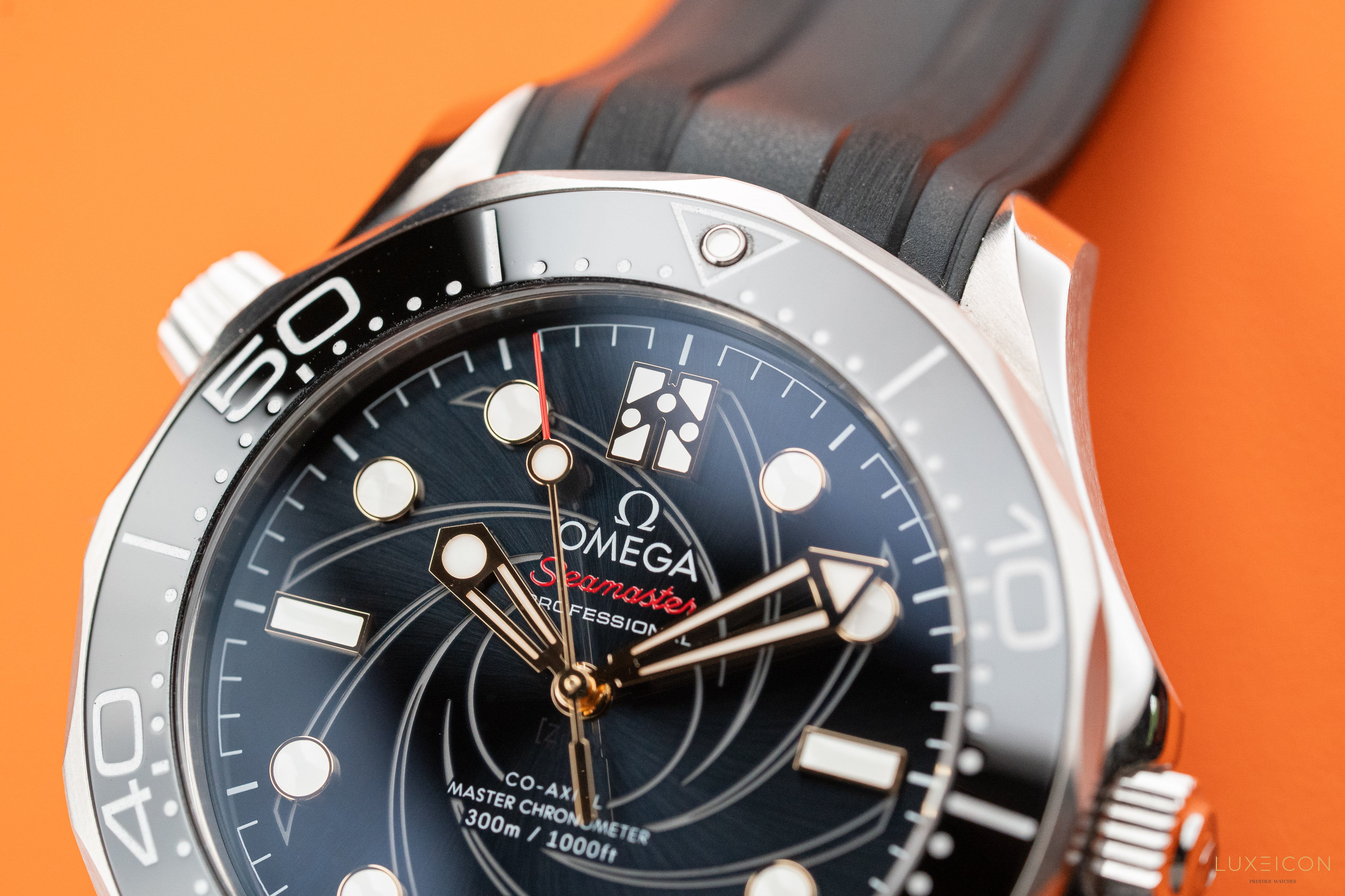 Omega Seamaster Diver 300 M James Bond OHMSS Black Dial 2019 fullset