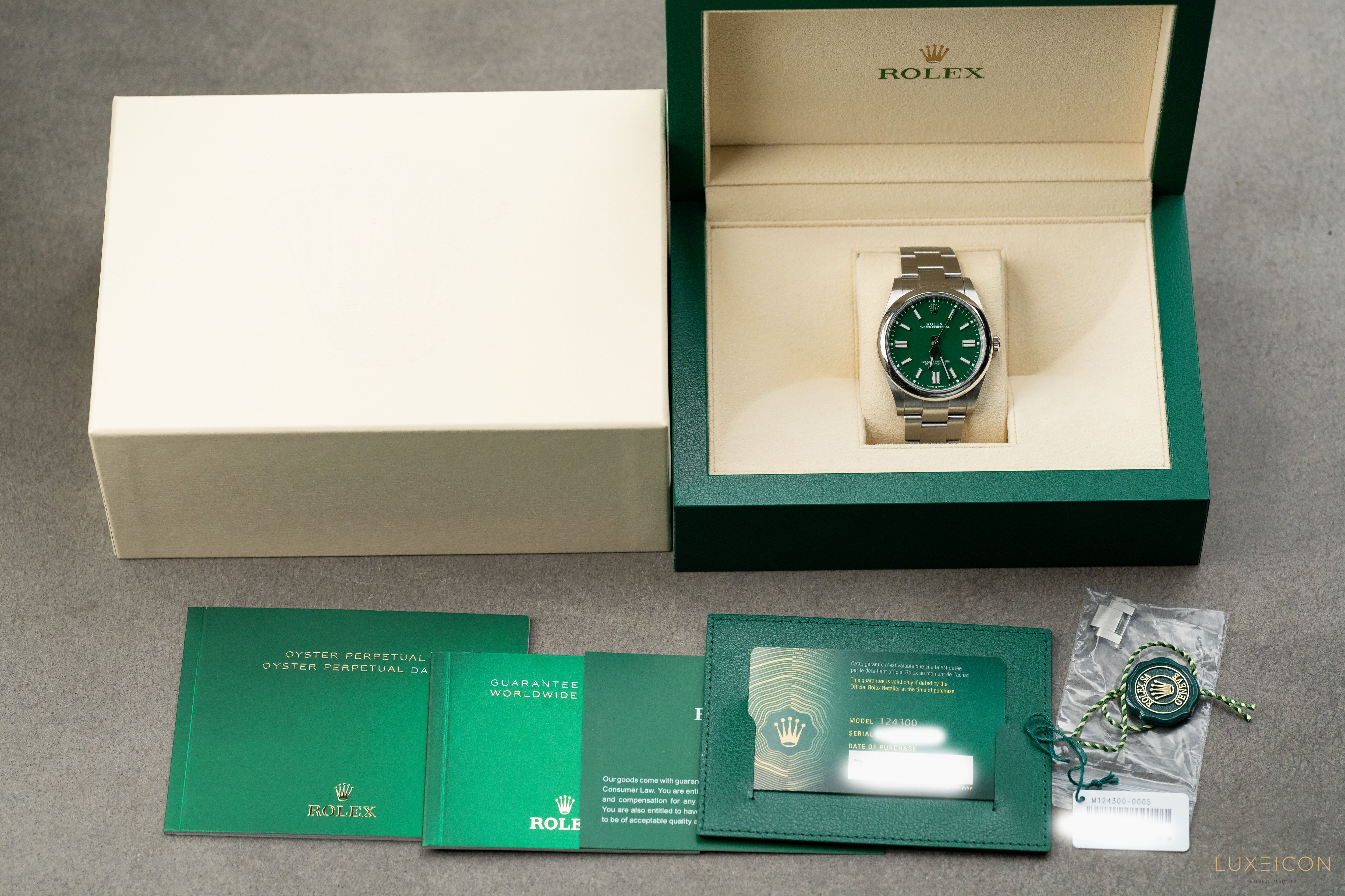 Rolex Oyster Perpetual 124300 41mm Green Index Dial Smooth Bezel 2022