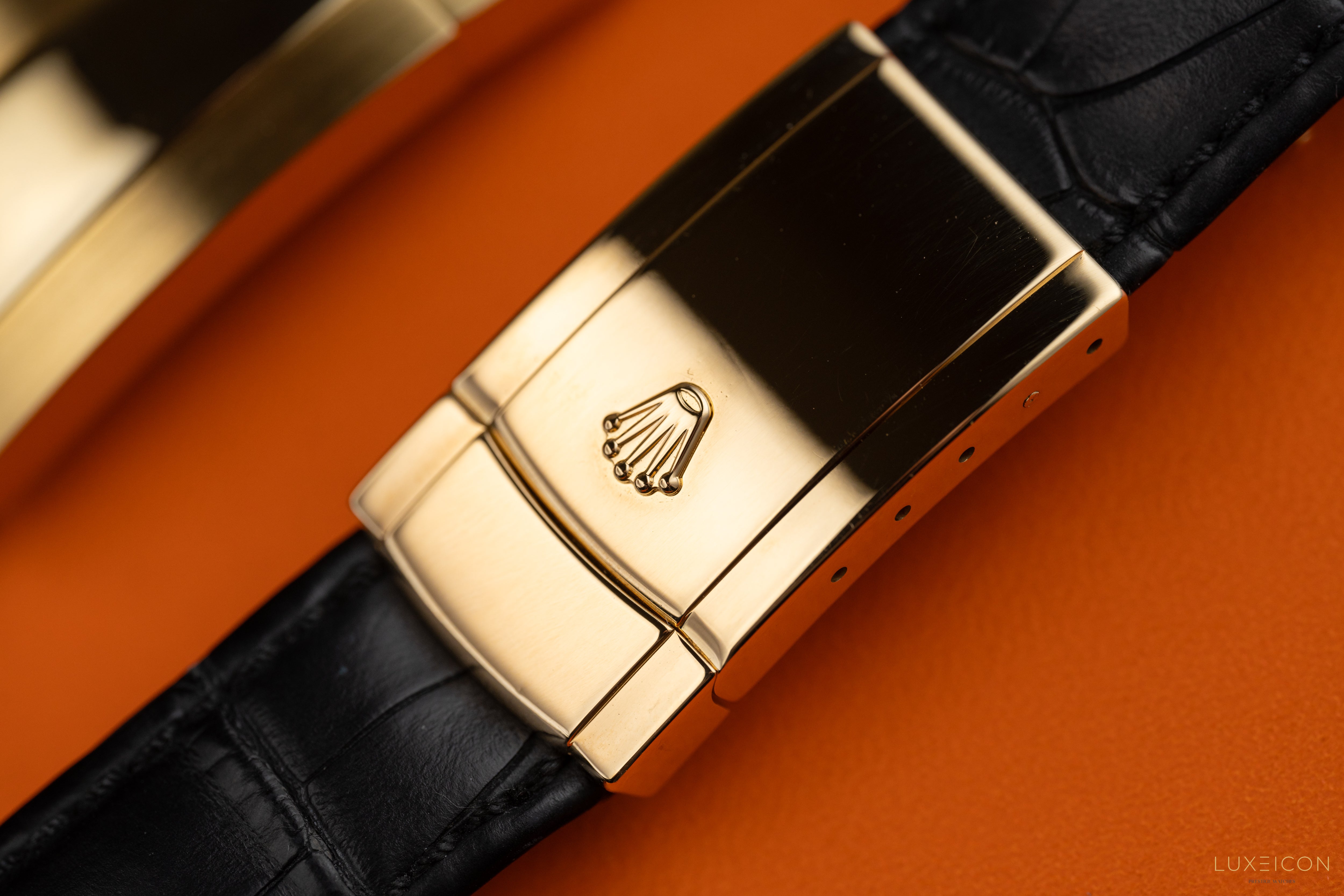 Rolex Sky-Dweller 326138 Yellow Gold Champagne Dial Brown Alligator Leather Strap