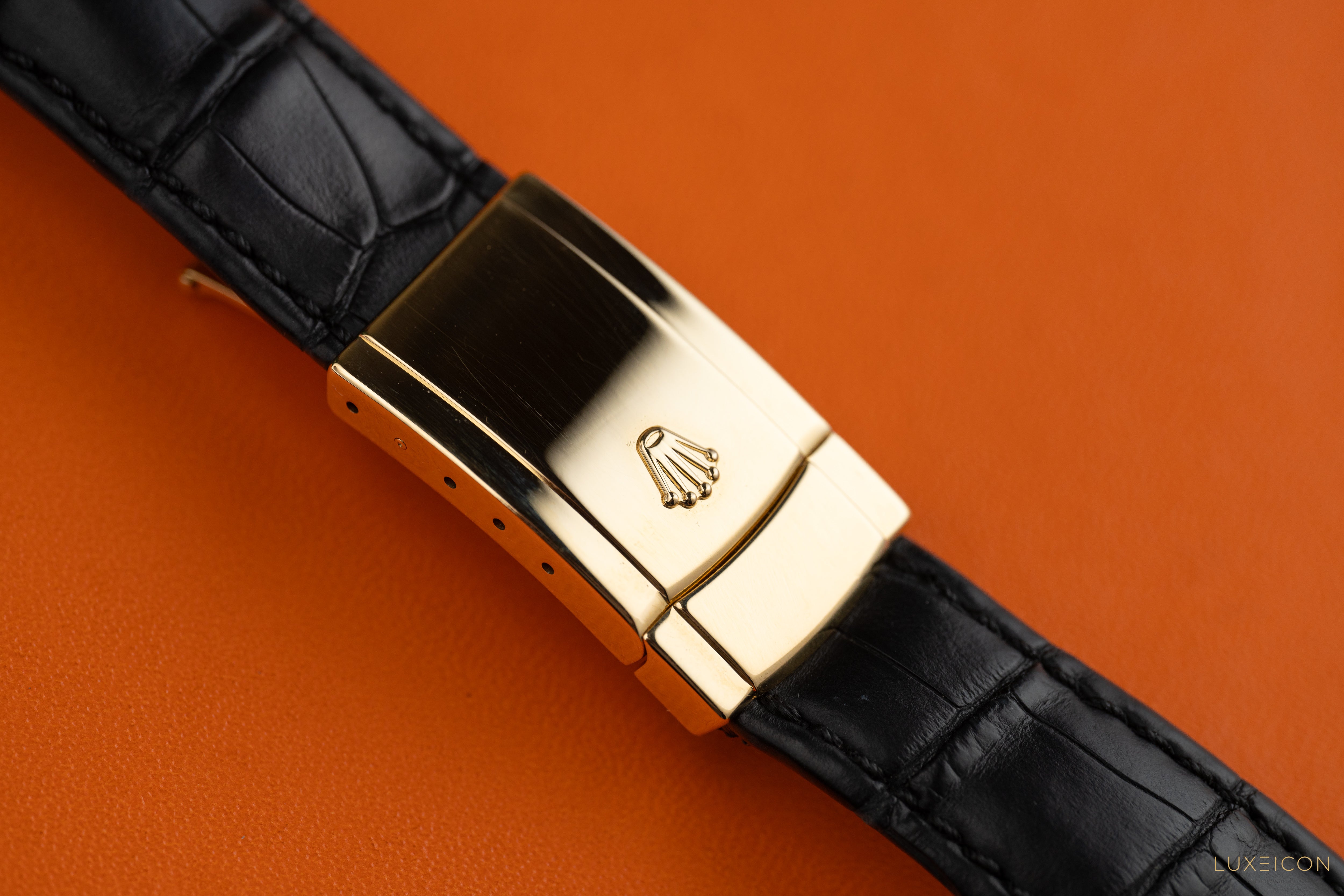 Rolex Sky-Dweller 326138 Yellow Gold Champagne Dial Brown Alligator Leather Strap