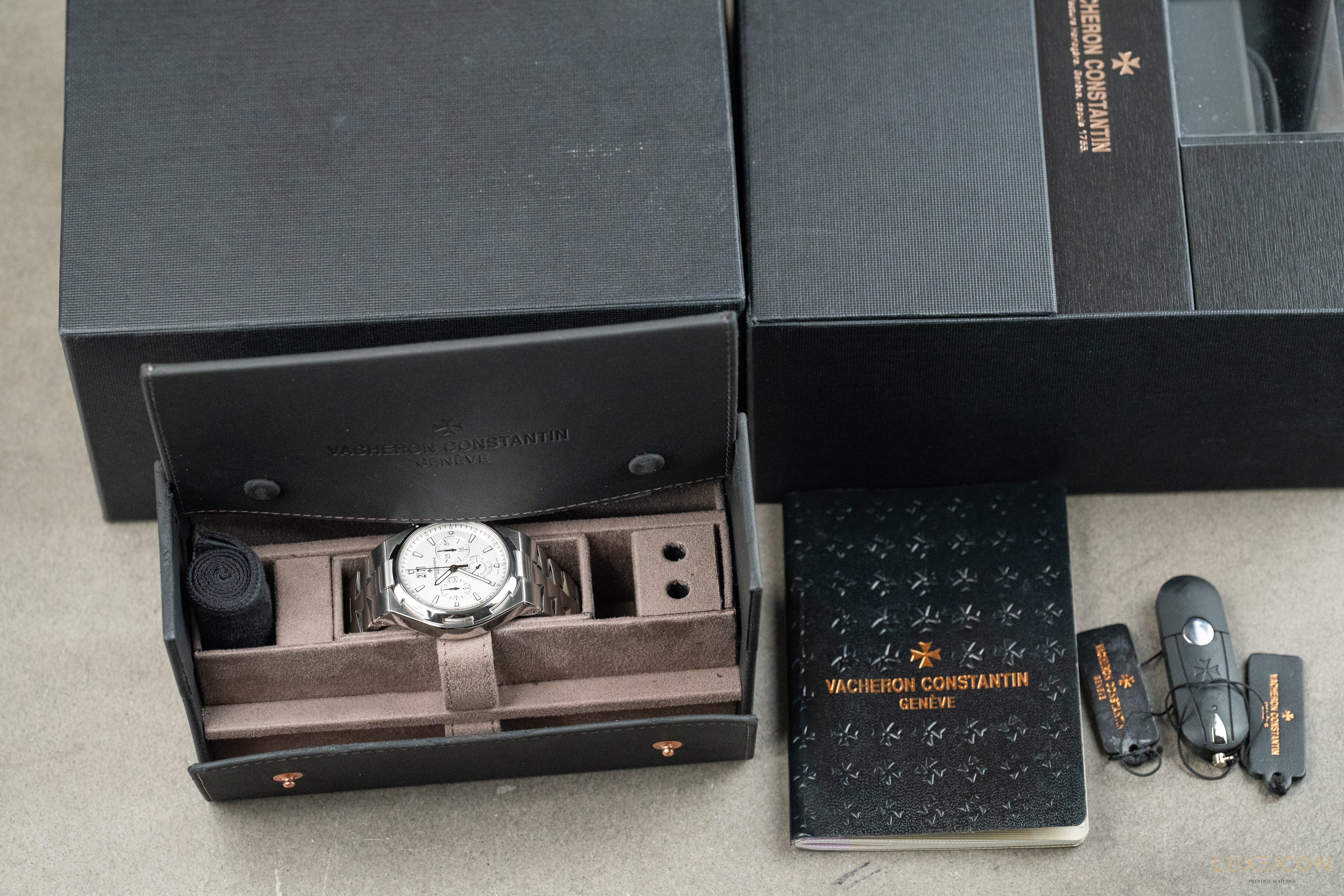 Vacheron Constantin Overseas Chronograph Silver Dial 49150/B01A-9095