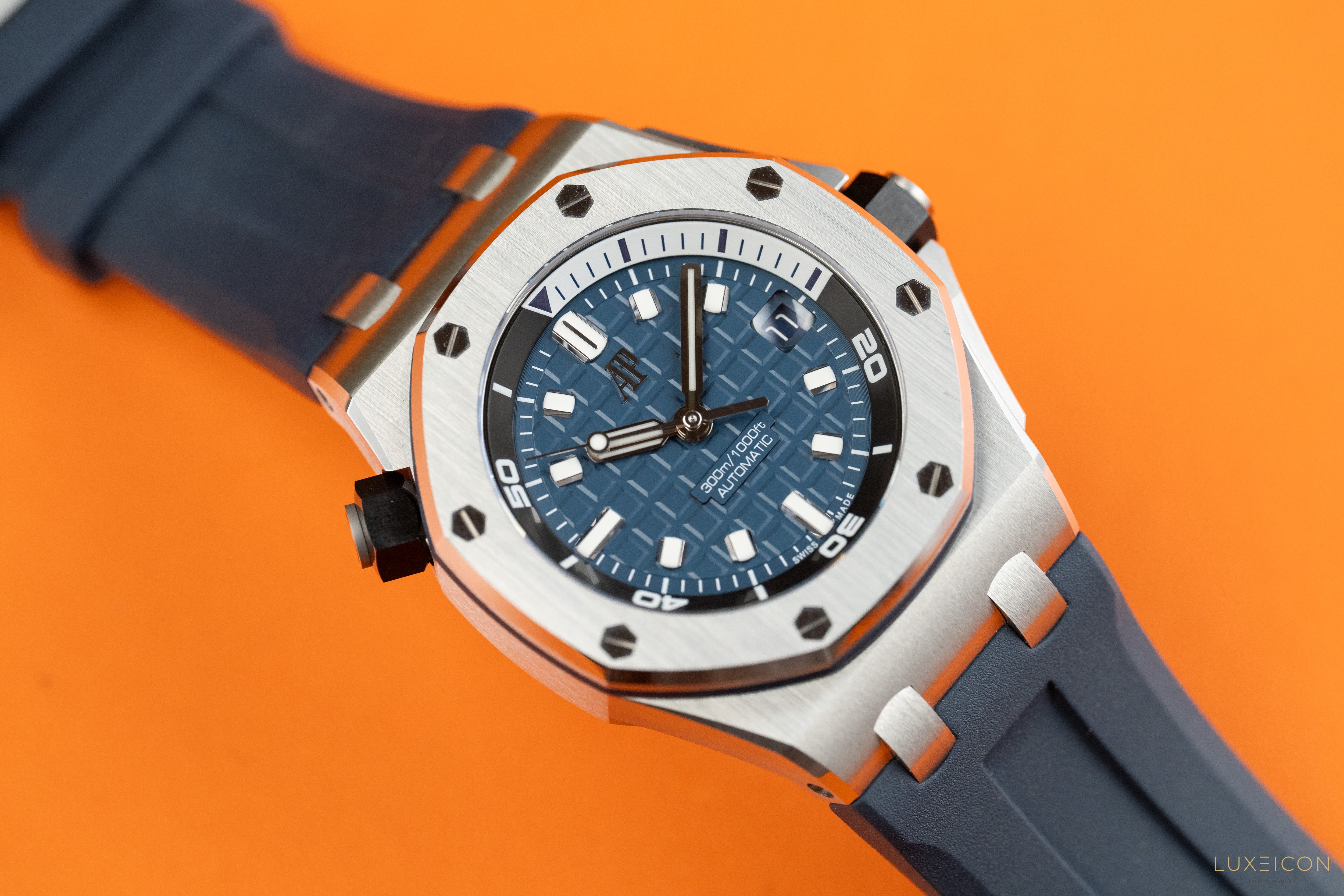 Audemars Piguet Royal Oak Offshore Diver 15720ST 42MM Blue Dial Box