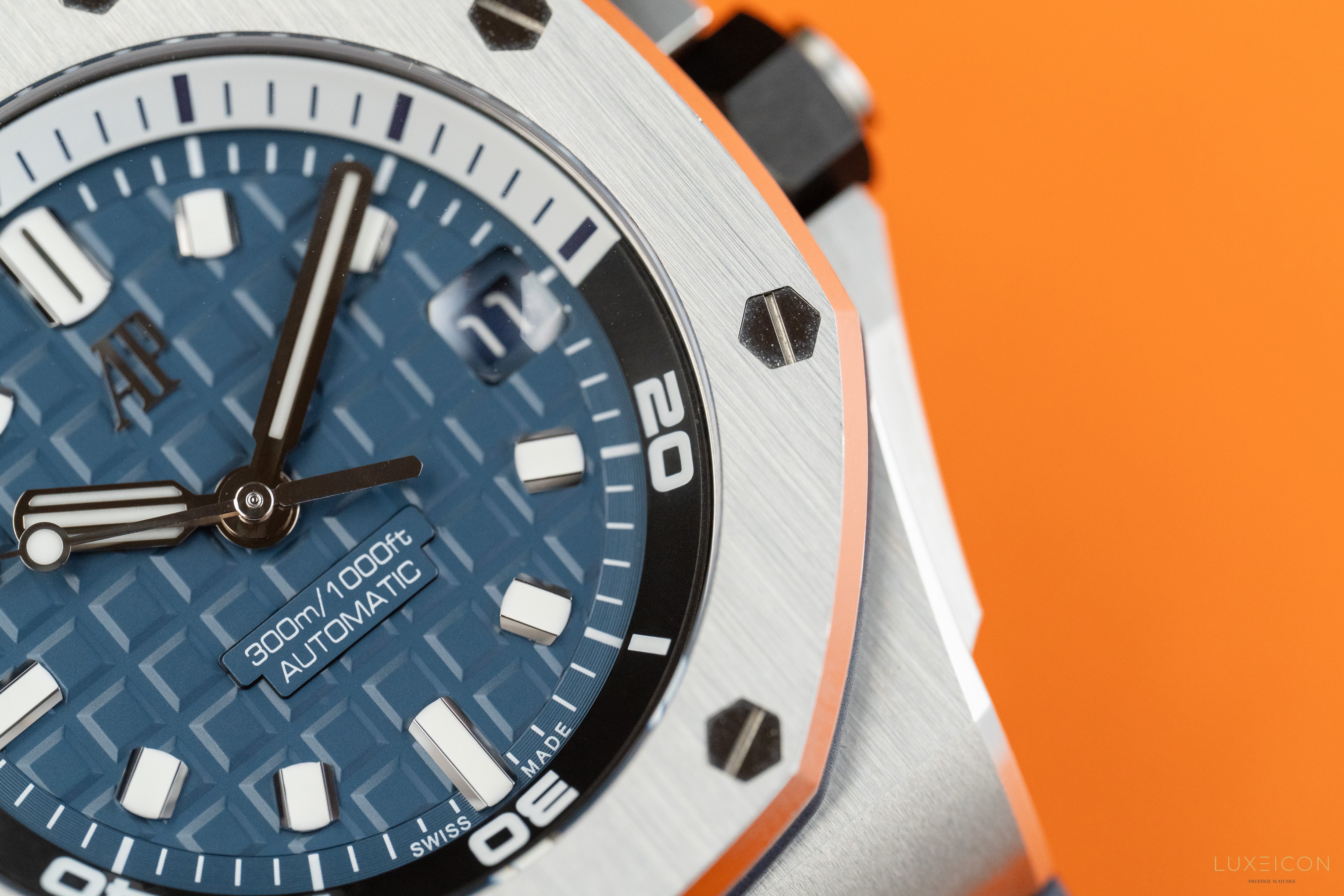 Audemars Piguet Royal Oak Offshore Diver 15720ST 42MM Blue Dial Box
