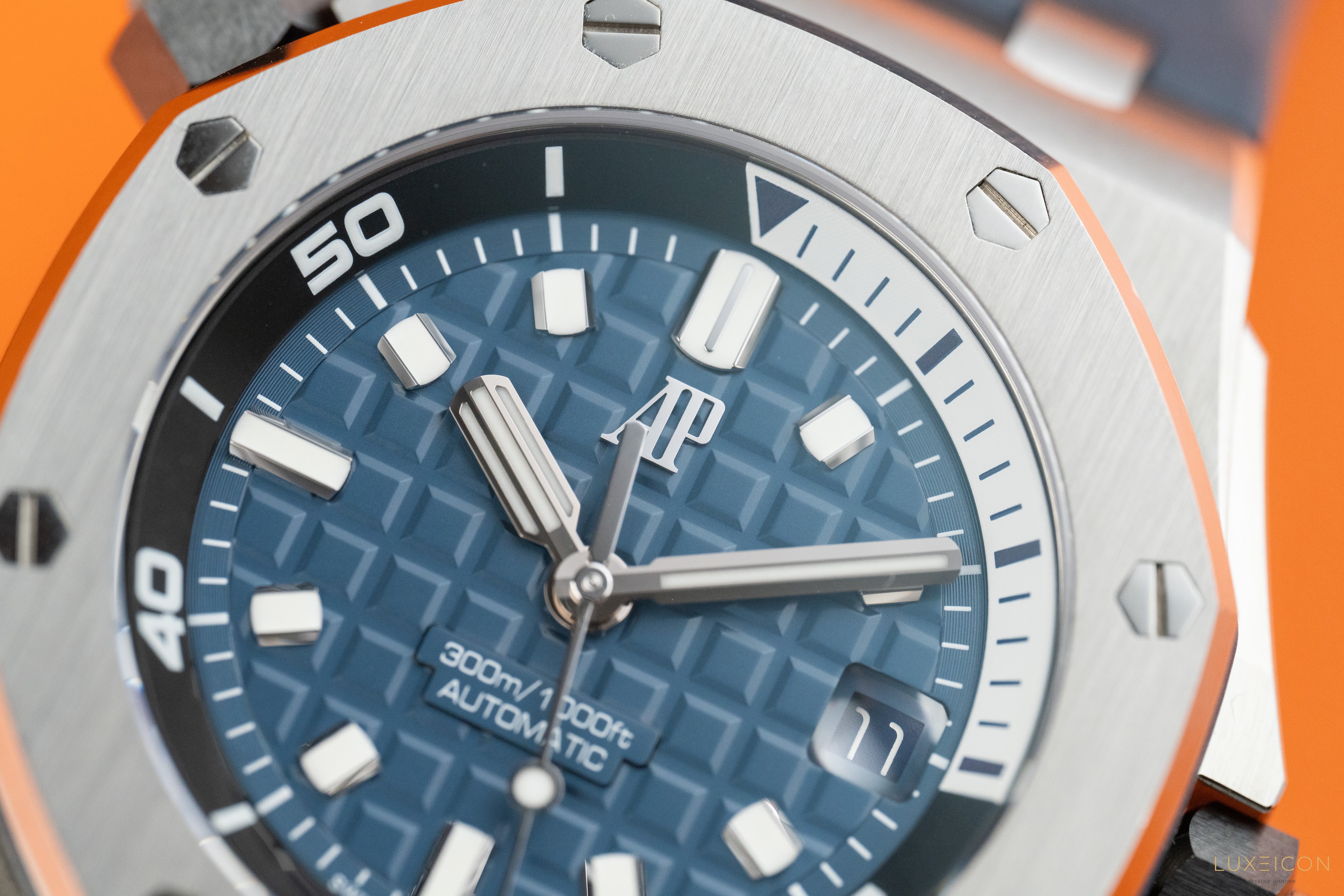 Audemars Piguet Royal Oak Offshore Diver 15720ST 42MM Blue Dial Box