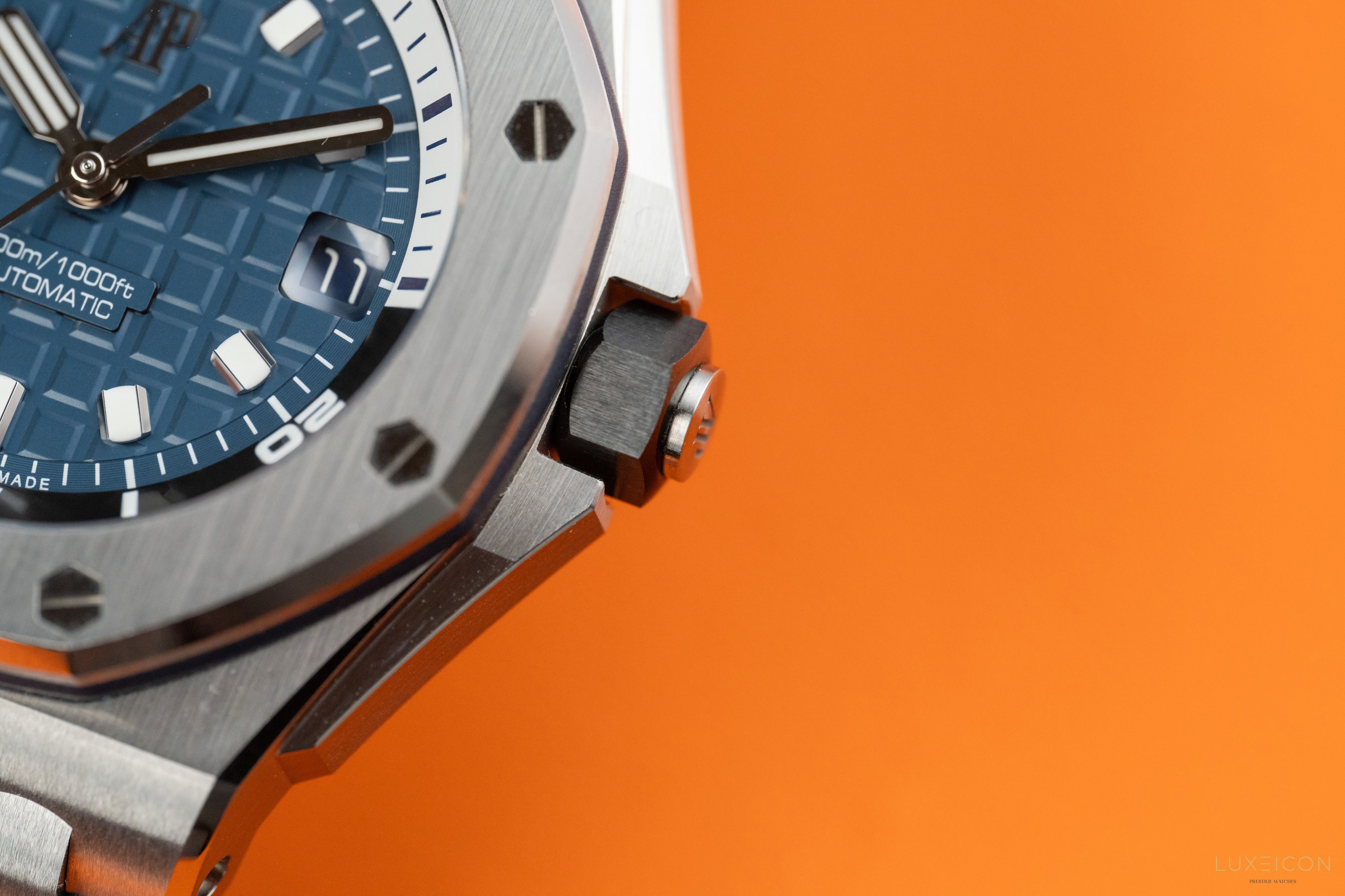 Audemars Piguet Royal Oak Offshore Diver 15720ST 42MM Blue Dial Box