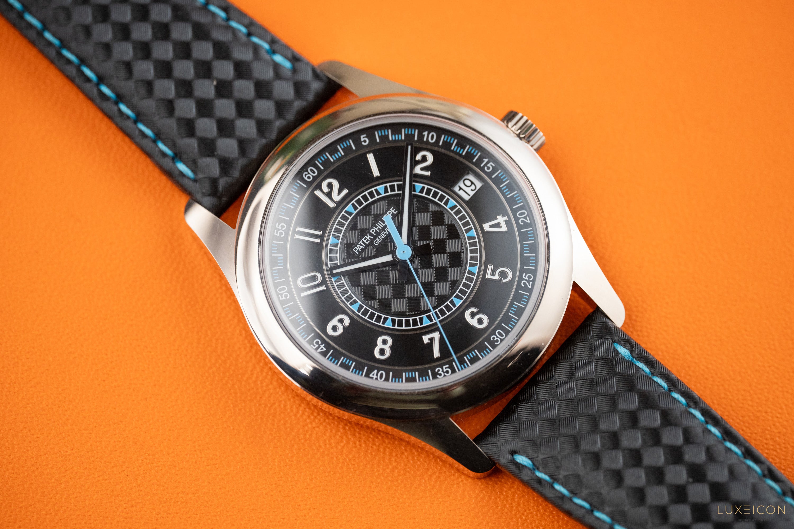 Patek Philippe Calatrava 6007G-011 40mm White Gold Black and Tiffany Turquoise Dial