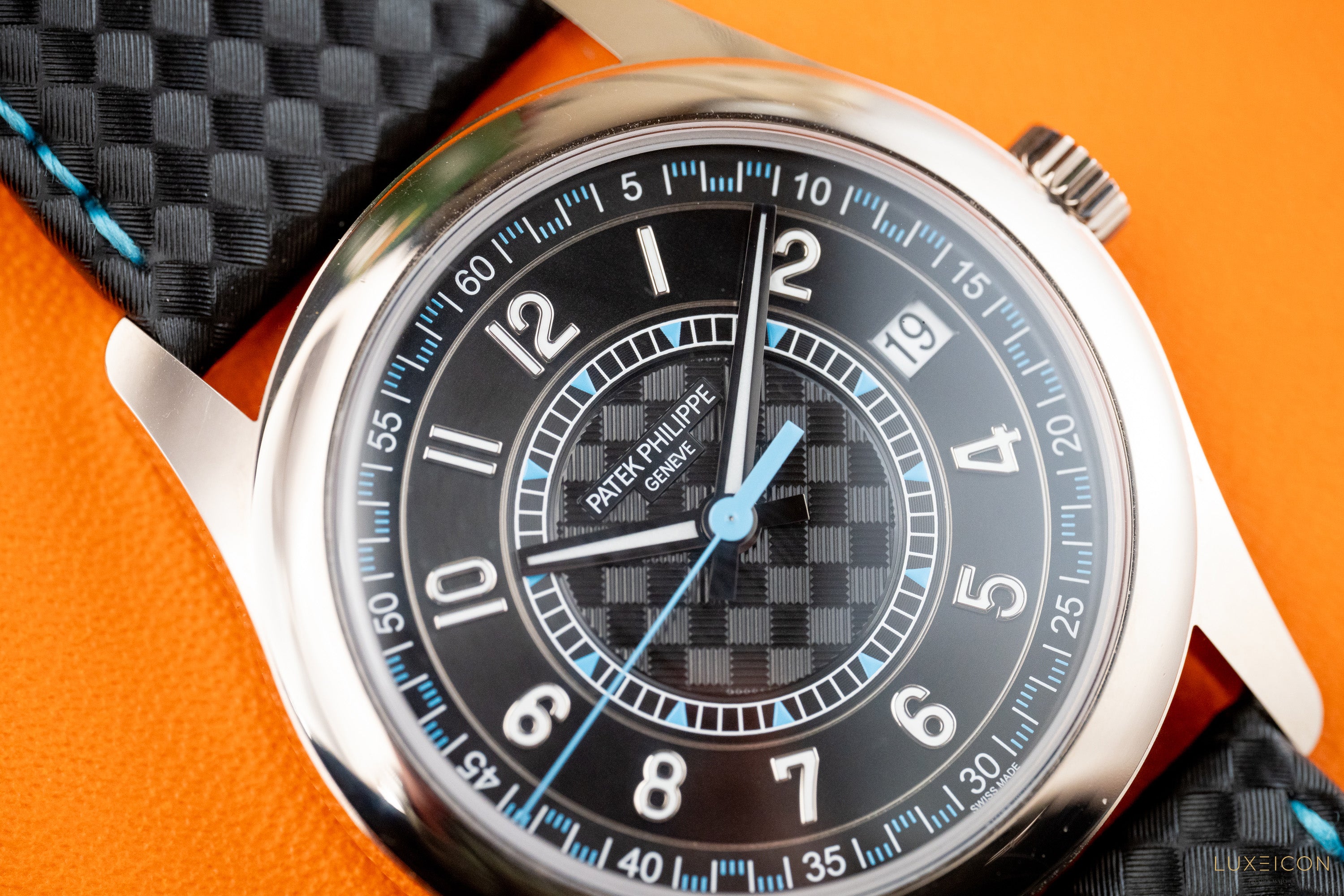 Patek Philippe Calatrava 6007G-011 40mm White Gold Black and Tiffany Turquoise Dial