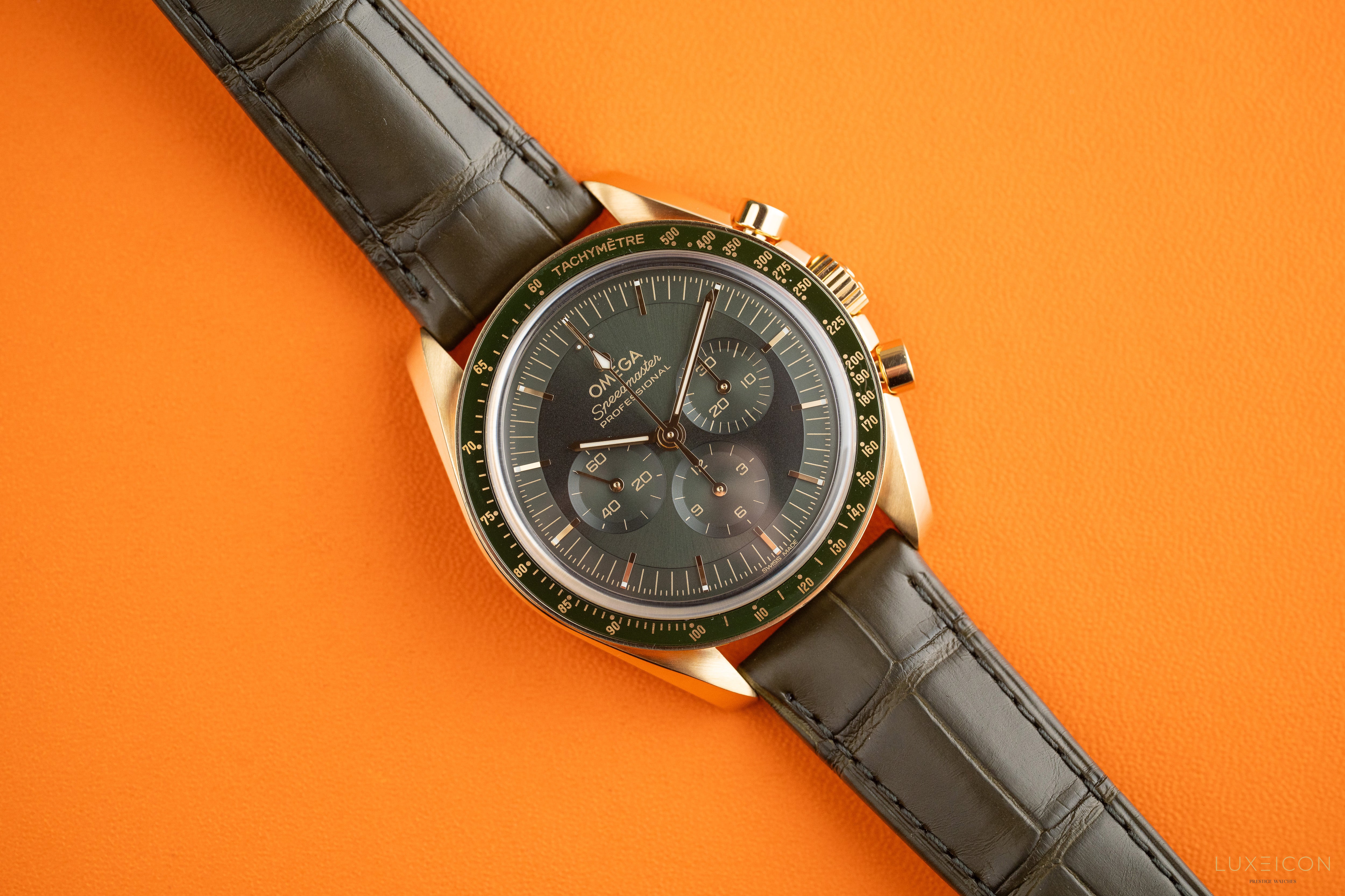 Omega Speedmaster Moonshine Gold on leather strap 310.63.42.50.10.001 Manual winding