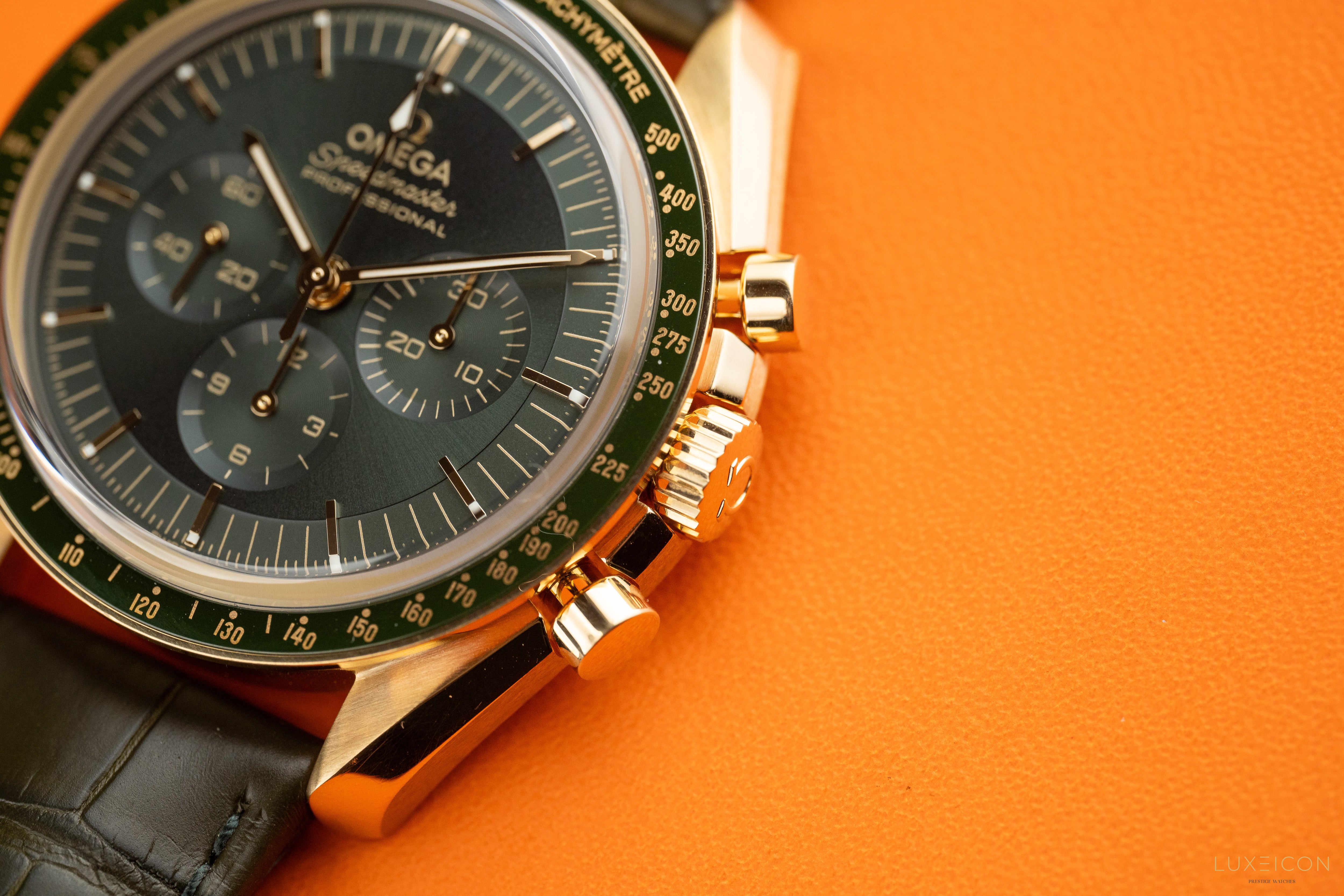 Omega Speedmaster Moonshine Gold on leather strap 310.63.42.50.10.001 Manual winding
