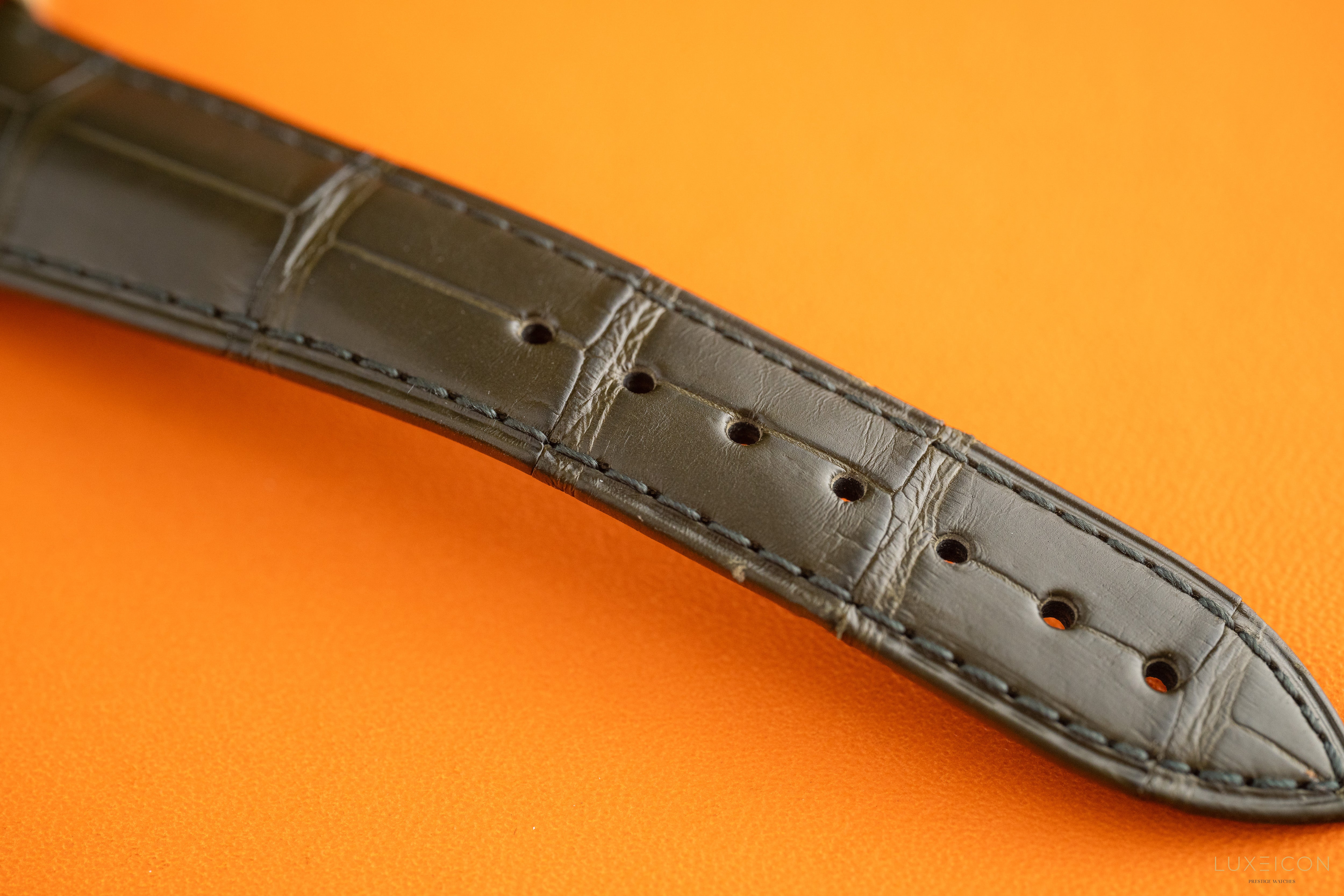 Omega Speedmaster Moonshine Gold on leather strap 310.63.42.50.10.001 Manual winding