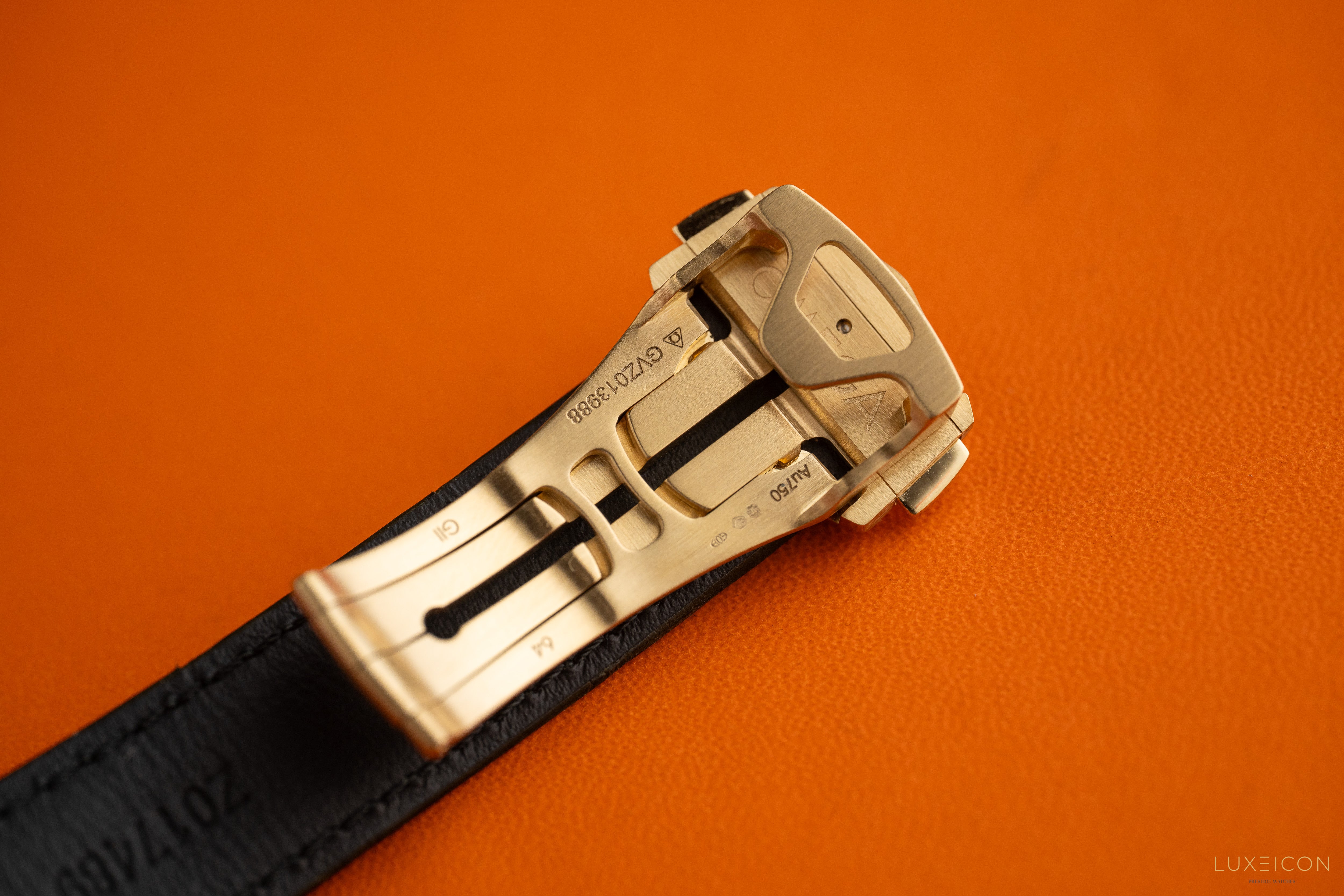Omega Speedmaster Moonshine Gold on leather strap 310.63.42.50.10.001 Manual winding
