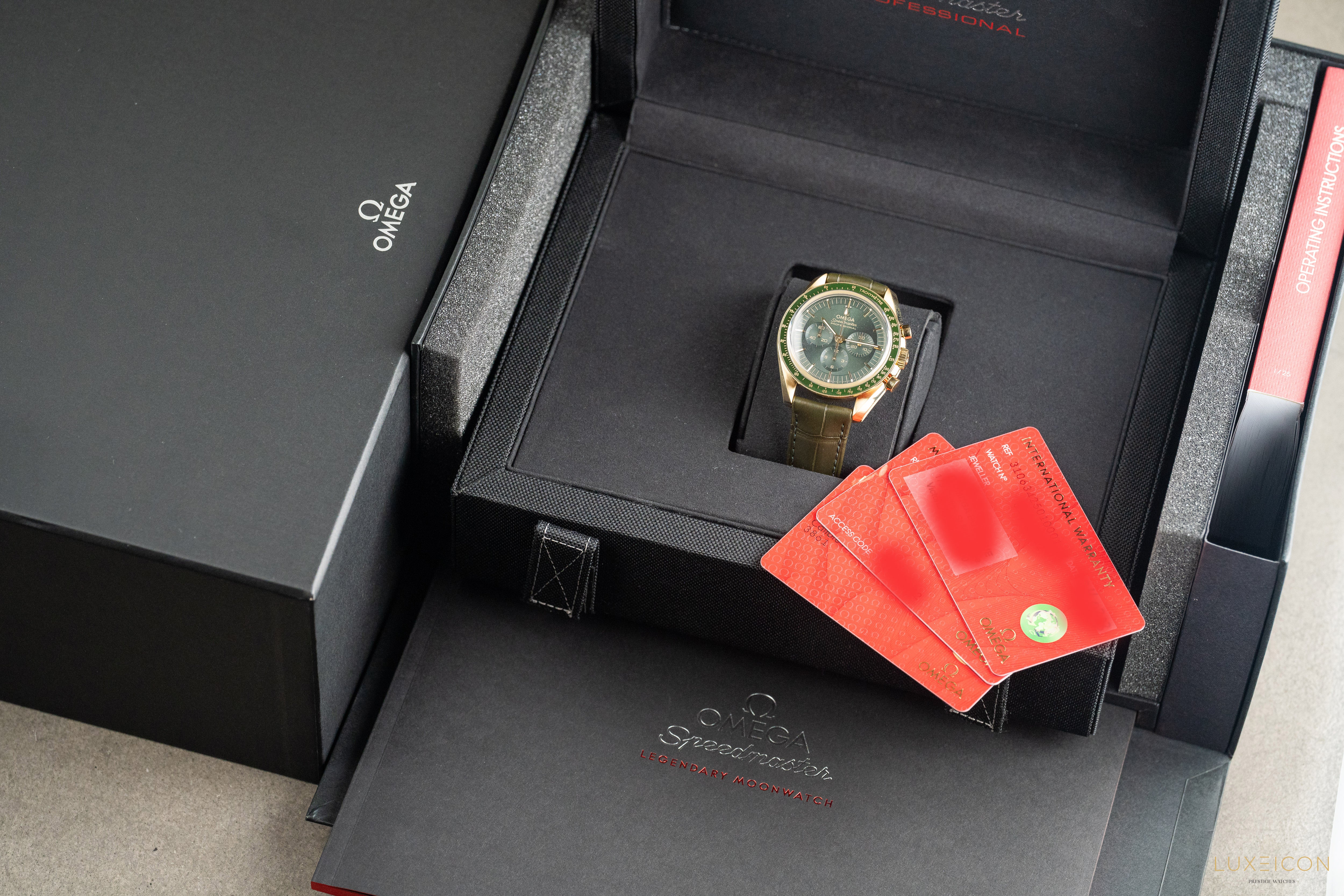 Omega Speedmaster Moonshine Gold on leather strap 310.63.42.50.10.001 Manual winding