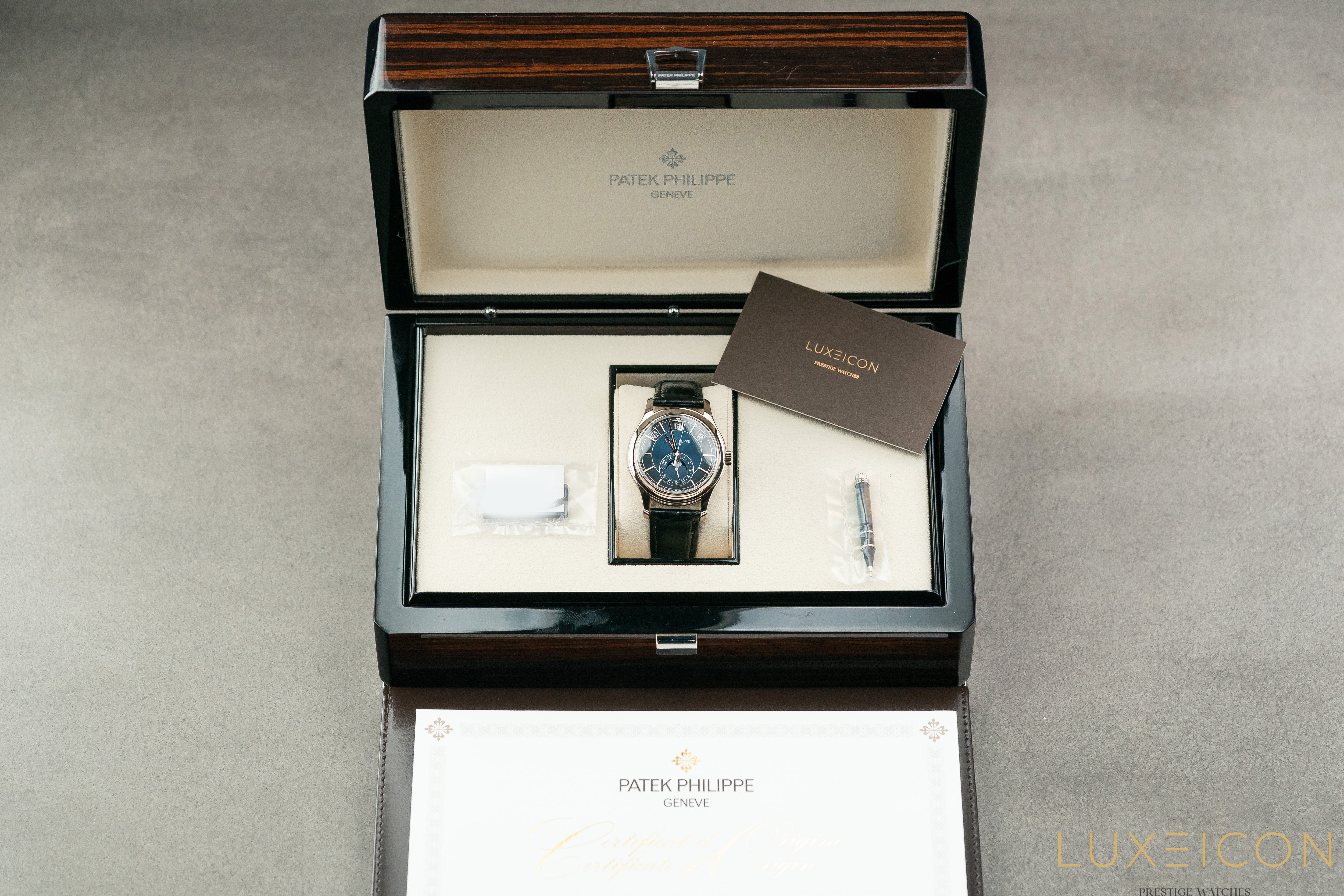 Patek Philippe Complications Annual Calendar Mondphase Ref. 5205G-013 Blue Dial 2023