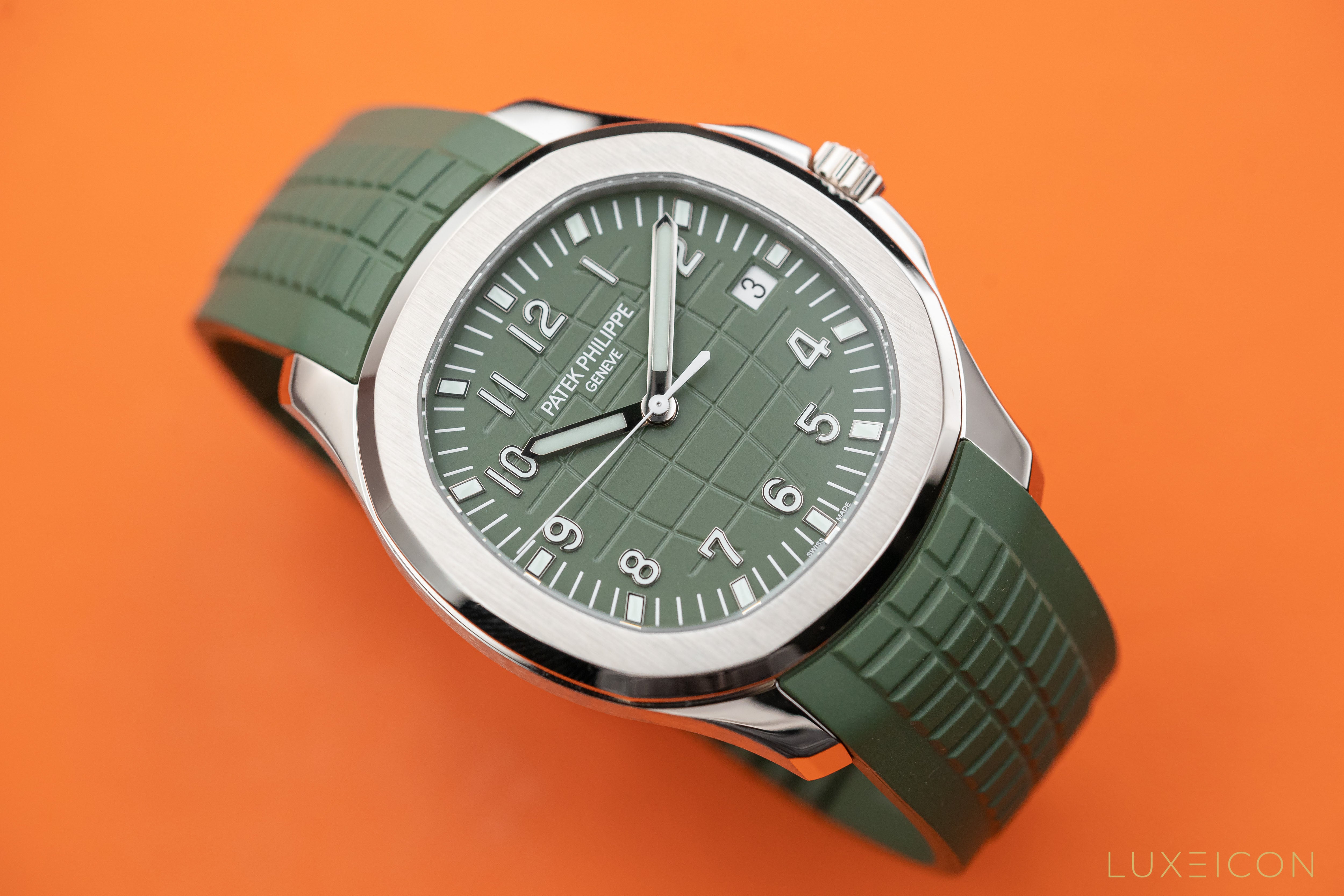 Patek Philippe Aquanaut White Gold JUMBO Khaki Green 42mm Watch 5168G-010 2023