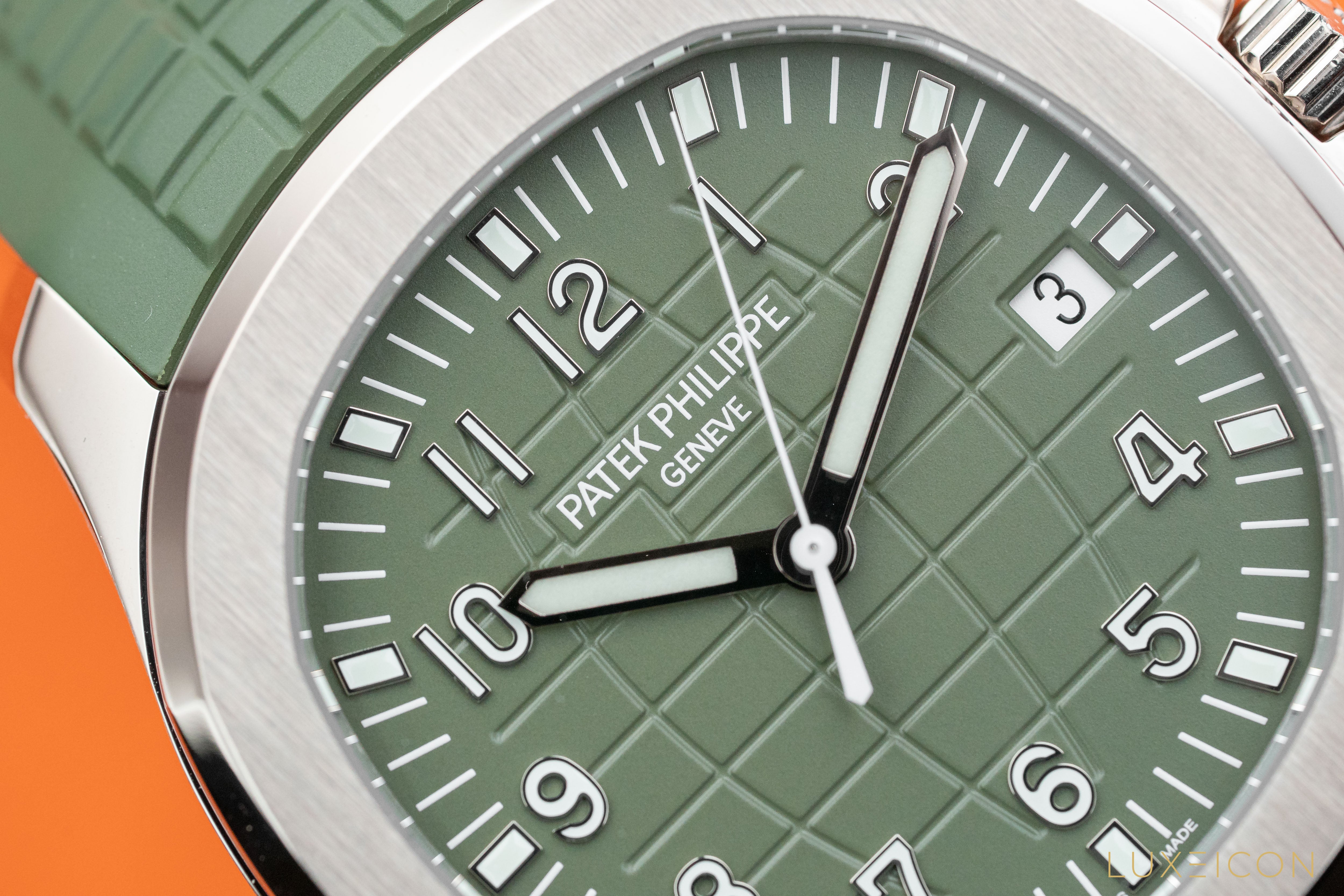 Patek Philippe Aquanaut White Gold JUMBO Khaki Green 42mm Watch 5168G-010 2023