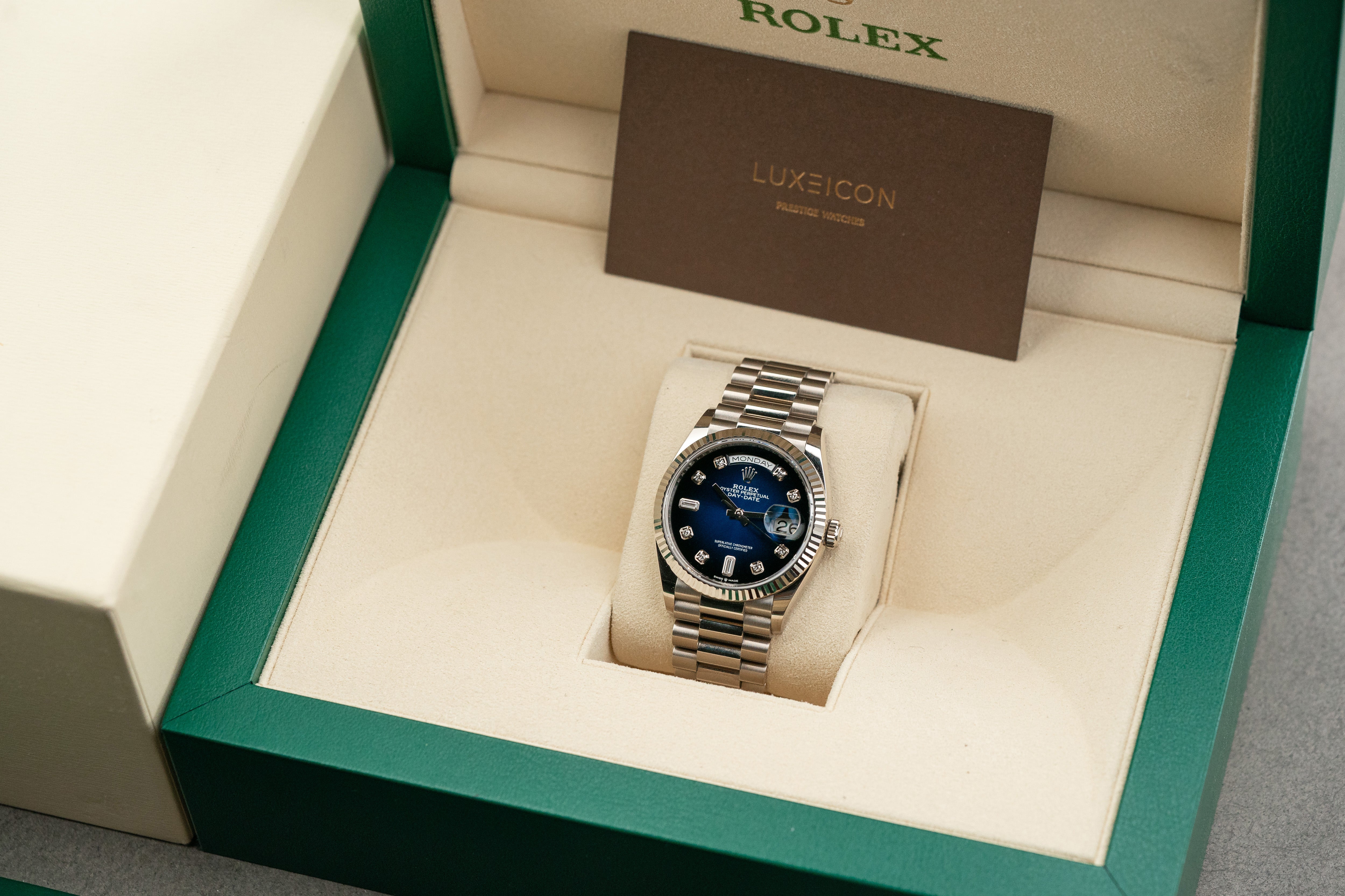 Rolex Day-Date White Gold Presidential 36mm Fluted Bezel Blue Ombre Diamond Dial 128239