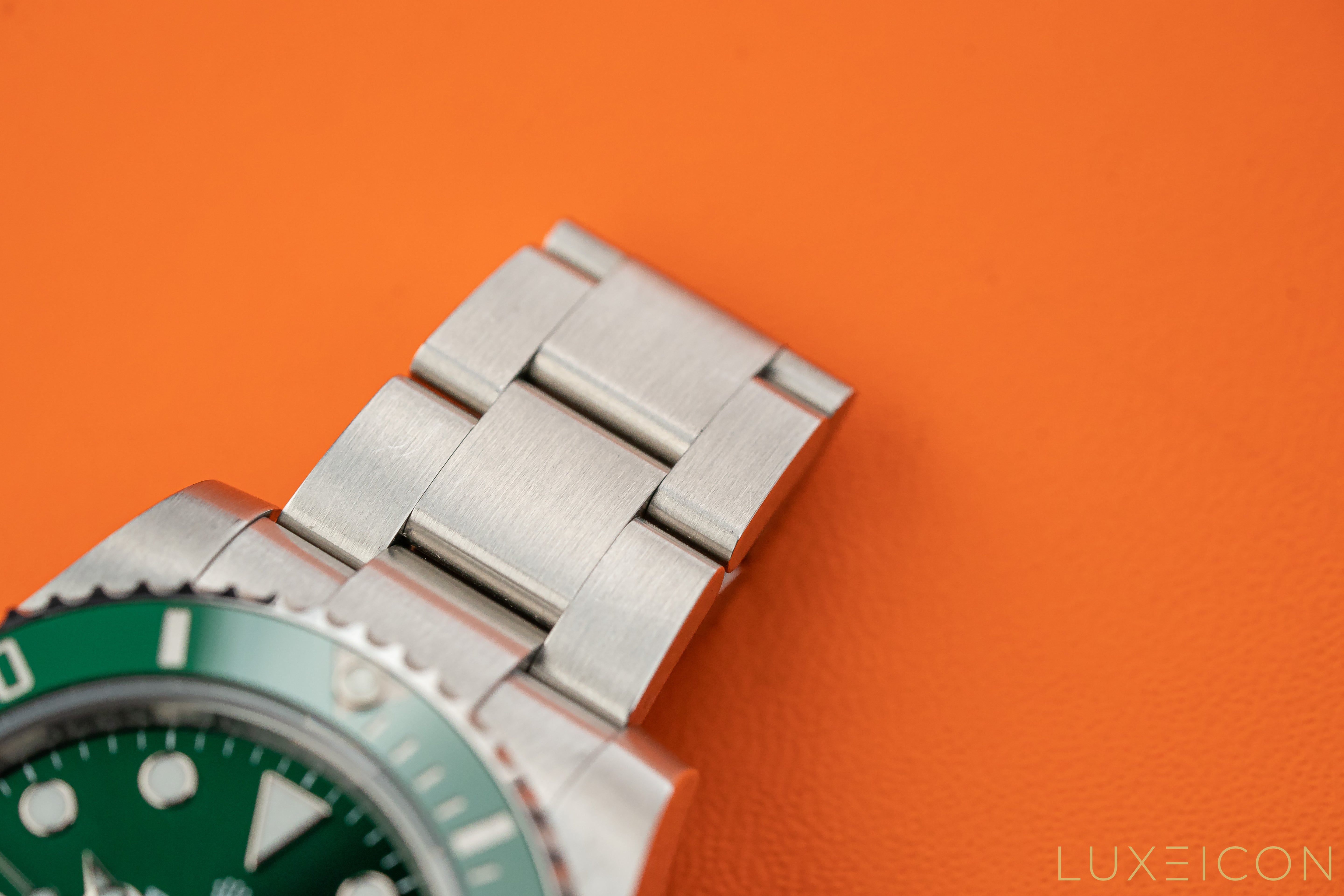 Rolex Submariner Date 116610LV 40mm Hulk Green Dial Oyster Bracelet 2018 Fullset