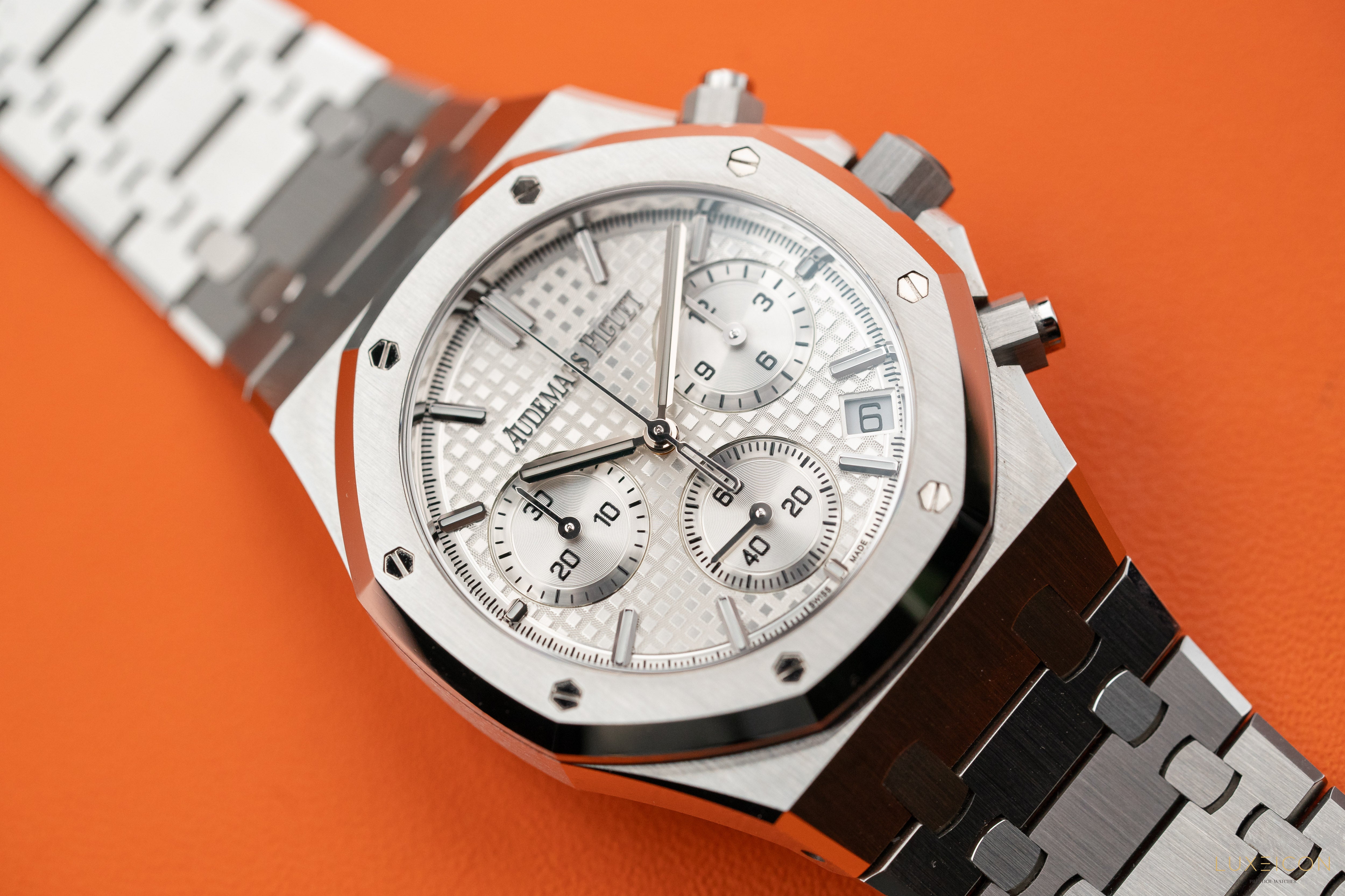 Audemars Piguet Royal Oak Chronograph 50th Anniversary White Dial Royal 26240ST 2023