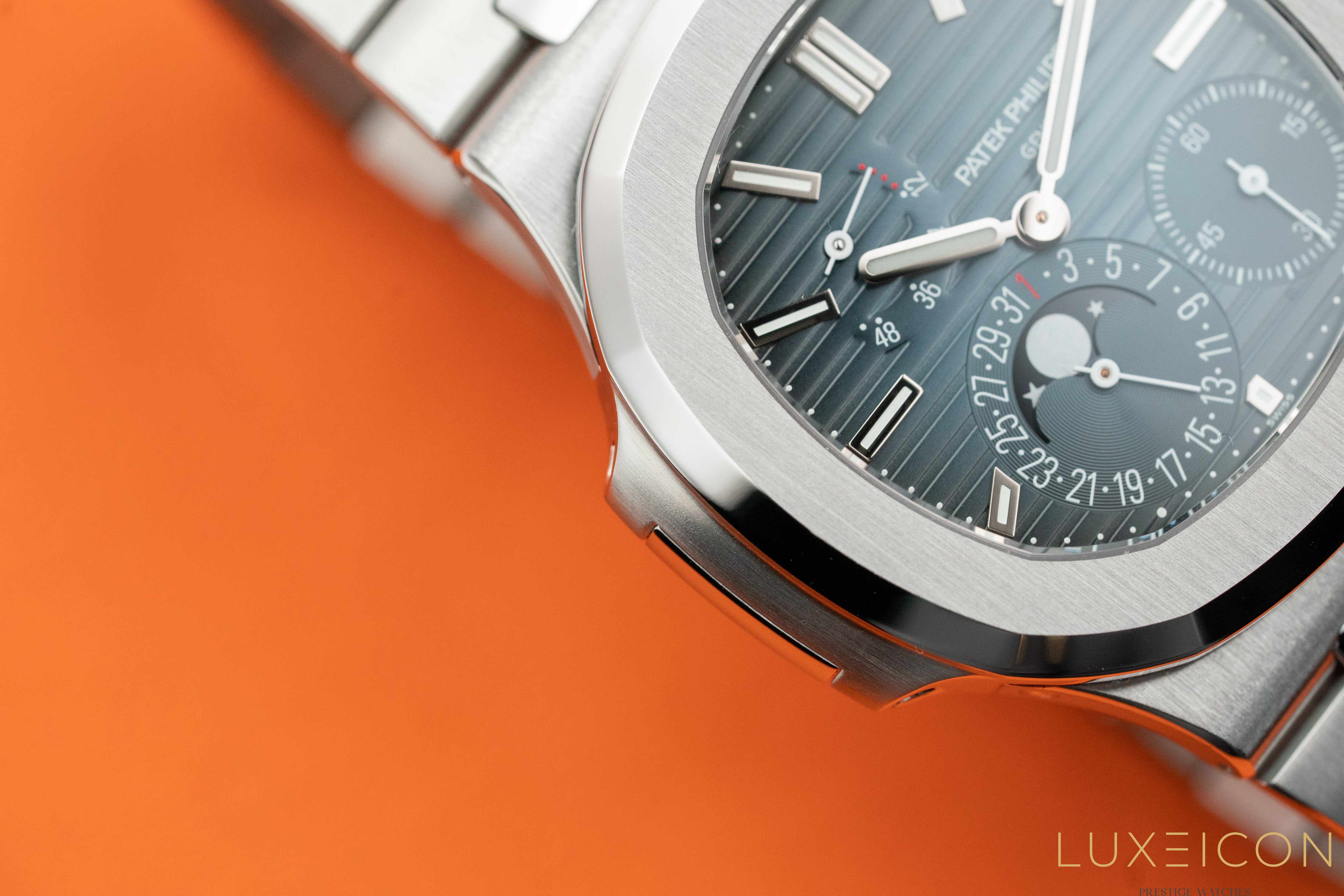 Patek Philippe Nautilus 5712/1A Moon Phase Stainless Steel Blue Dial 2021