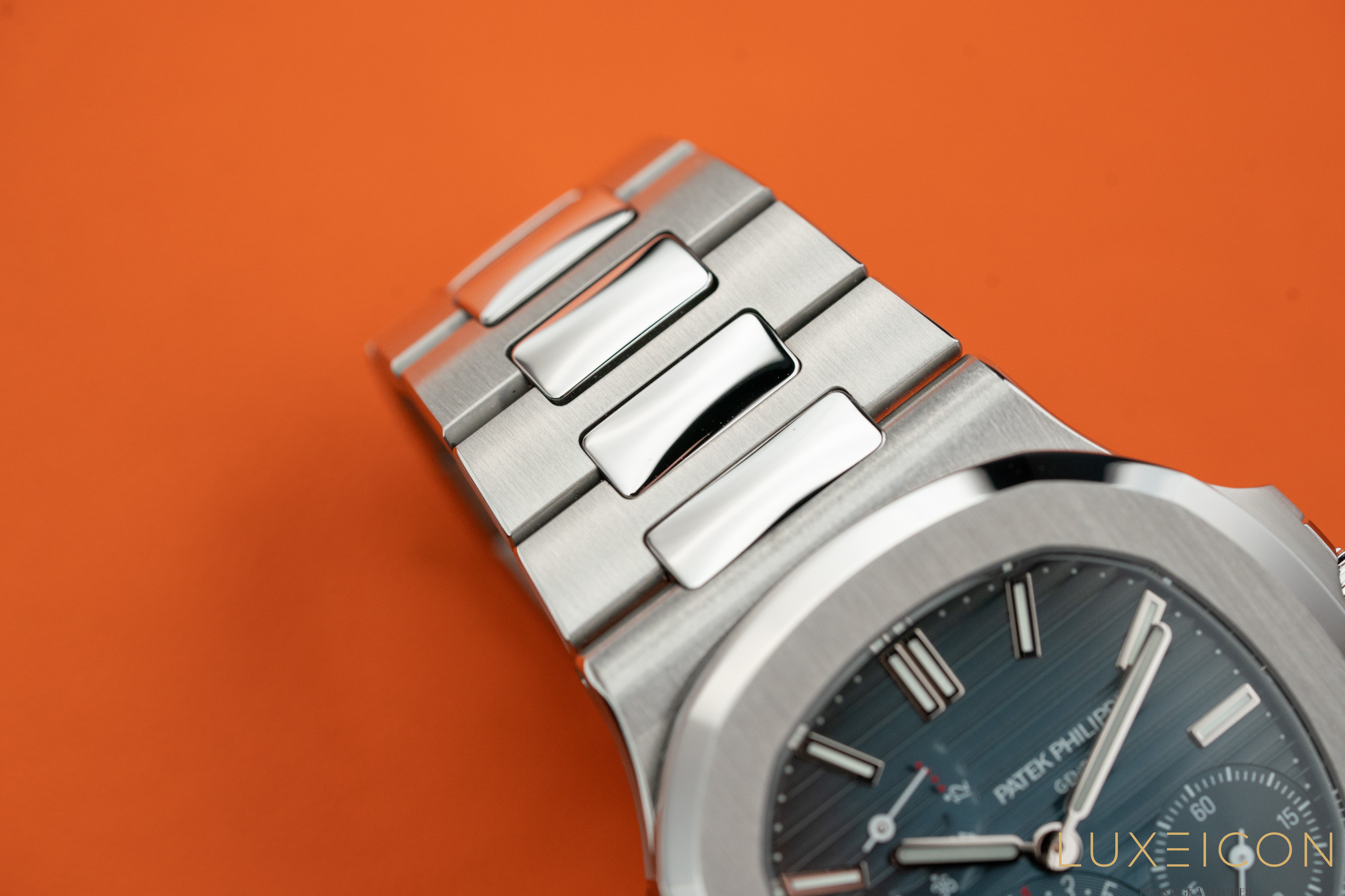 Patek Philippe Nautilus 5712/1A Moon Phase Stainless Steel Blue Dial 2021