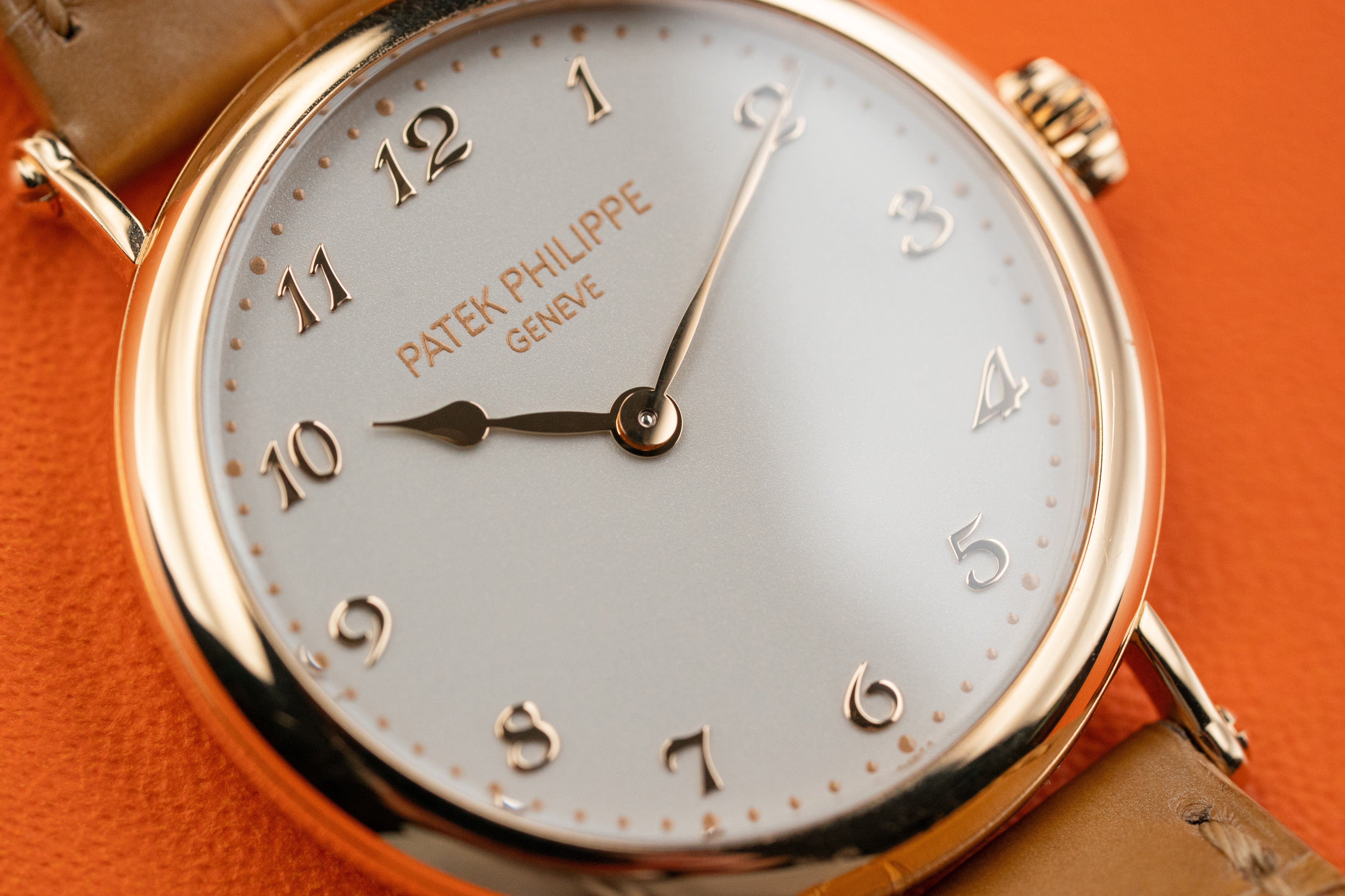 Patek Philippe Calatrava Ultra-Thin Rose Gold Pearly Beige Alligator 7200R-001