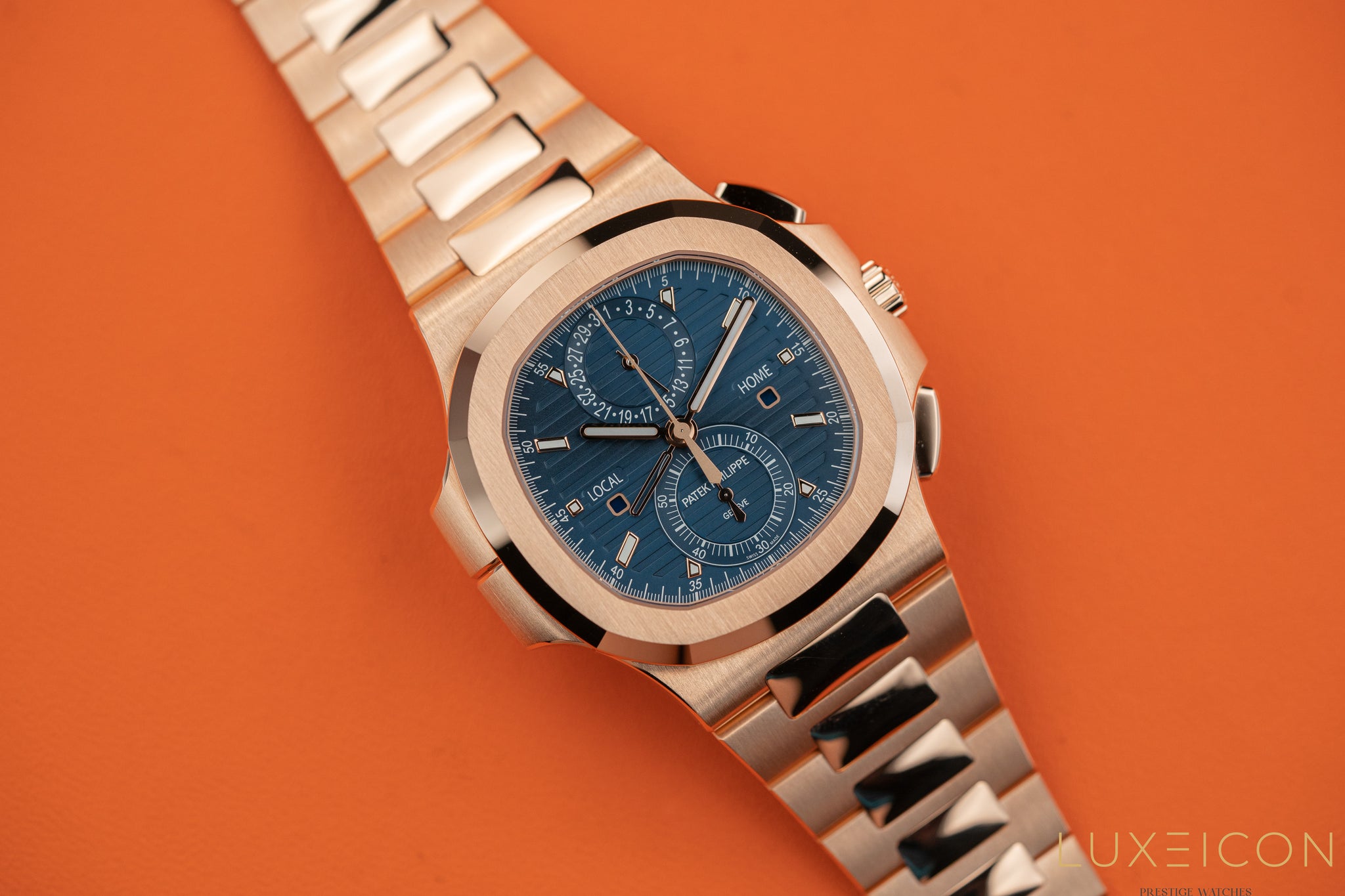 Patek Philippe Nautilus 5990/1r-001 Rose Gold 18kt Blue Dial 40mm 2022