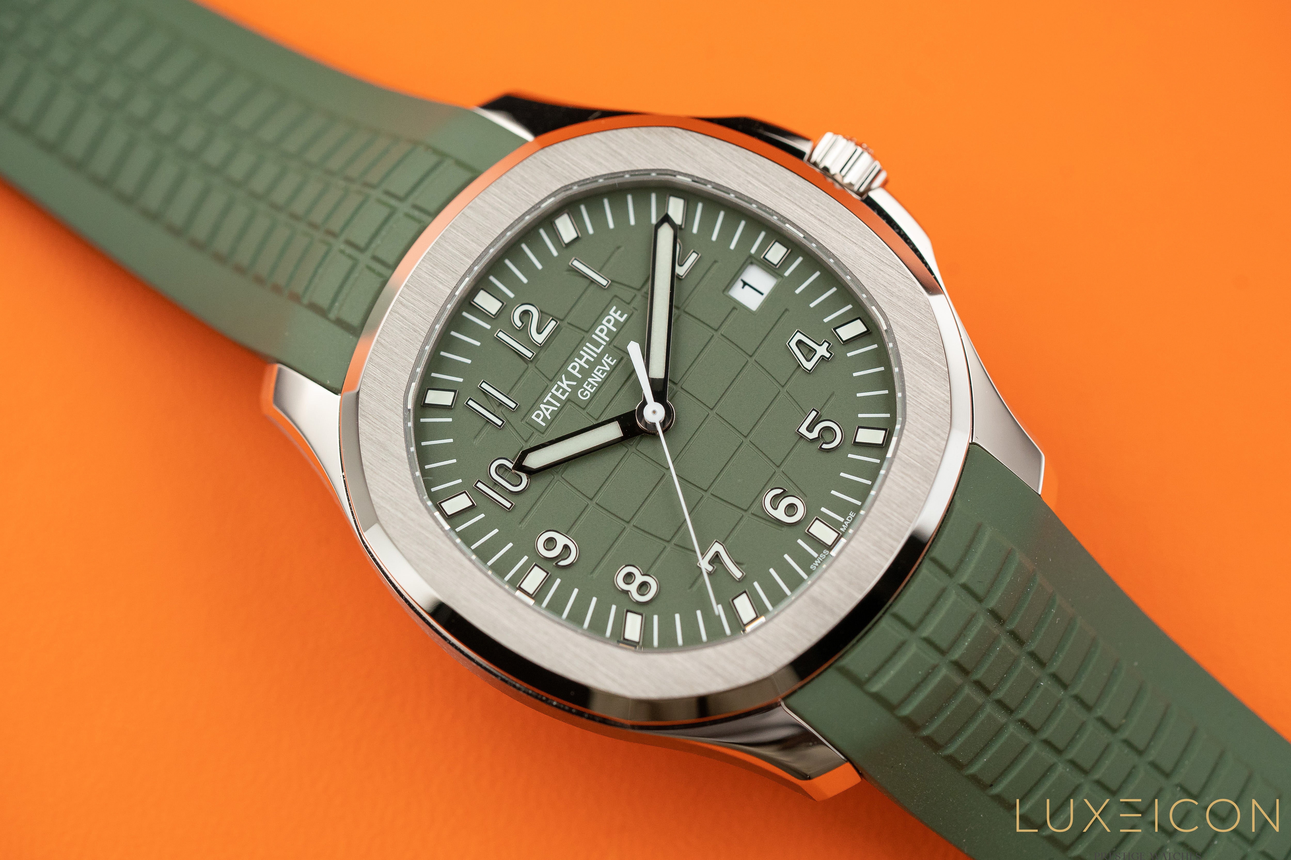 Patek Philippe Aquanaut White Gold JUMBO Khaki Green 42mm Watch 5168G-010 2023