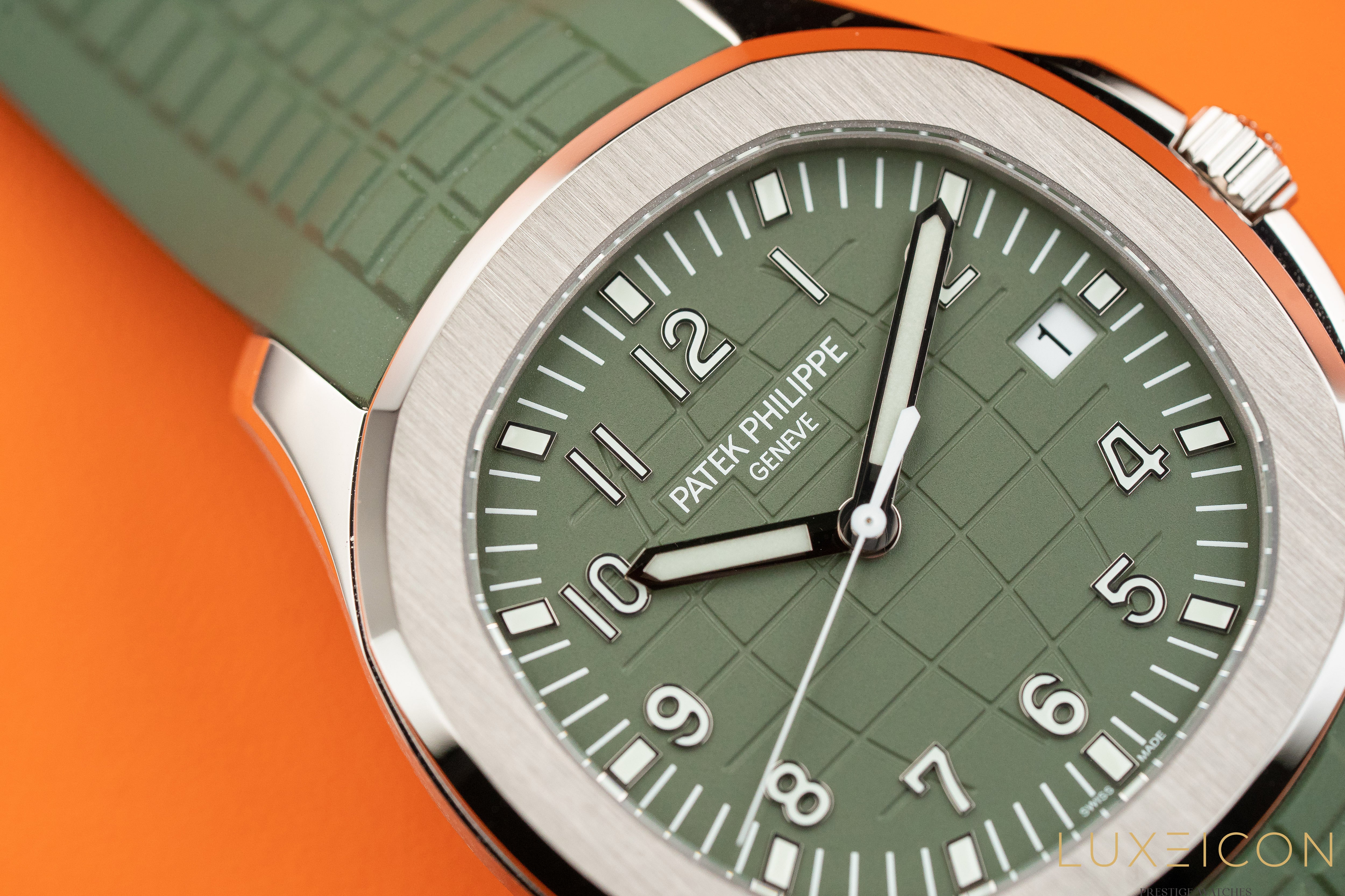 Patek Philippe Aquanaut White Gold JUMBO Khaki Green 42mm Watch 5168G-010 2023