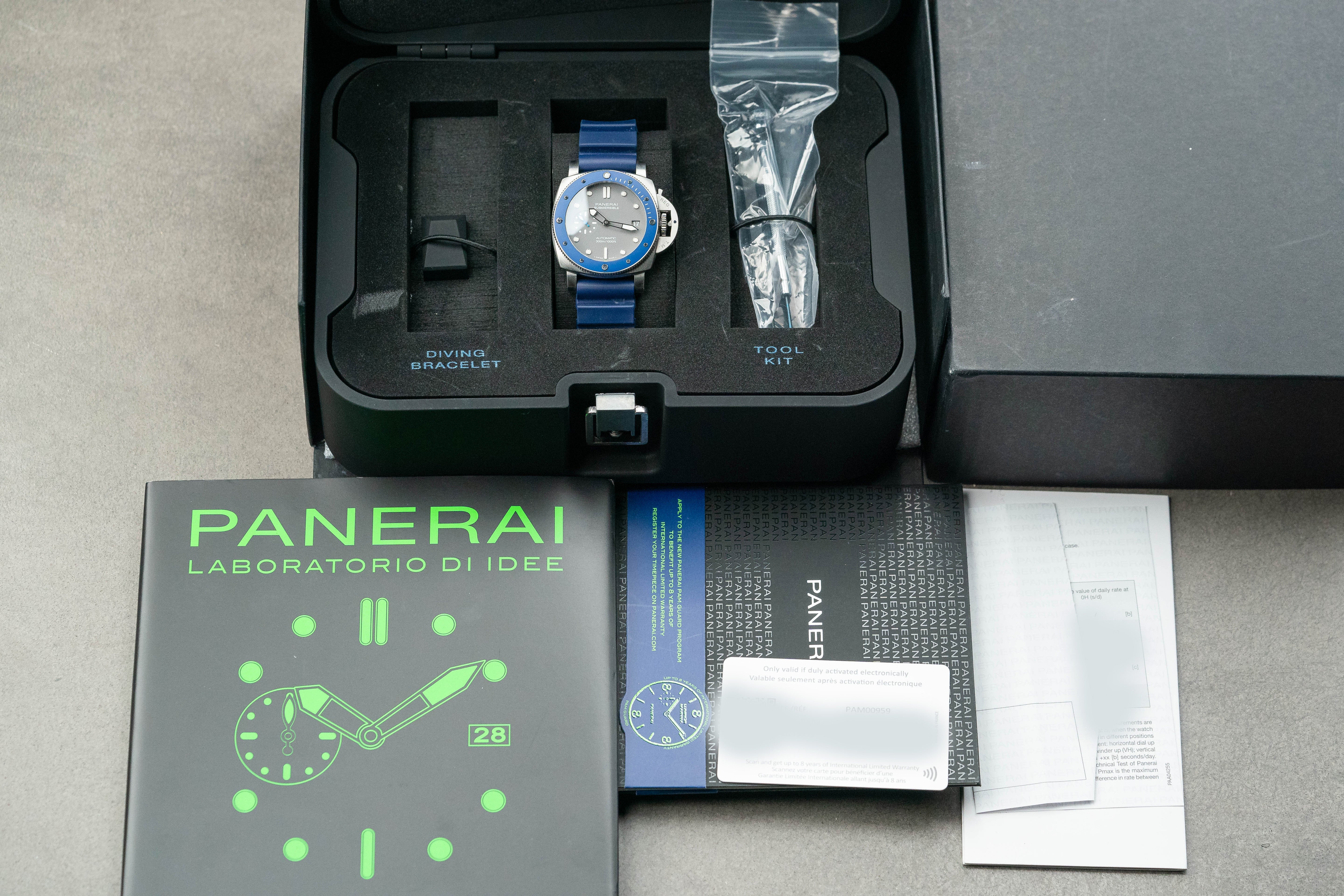 Panerai Luminor Submersible GREY DIAL 42MM 3 Days PAM00959