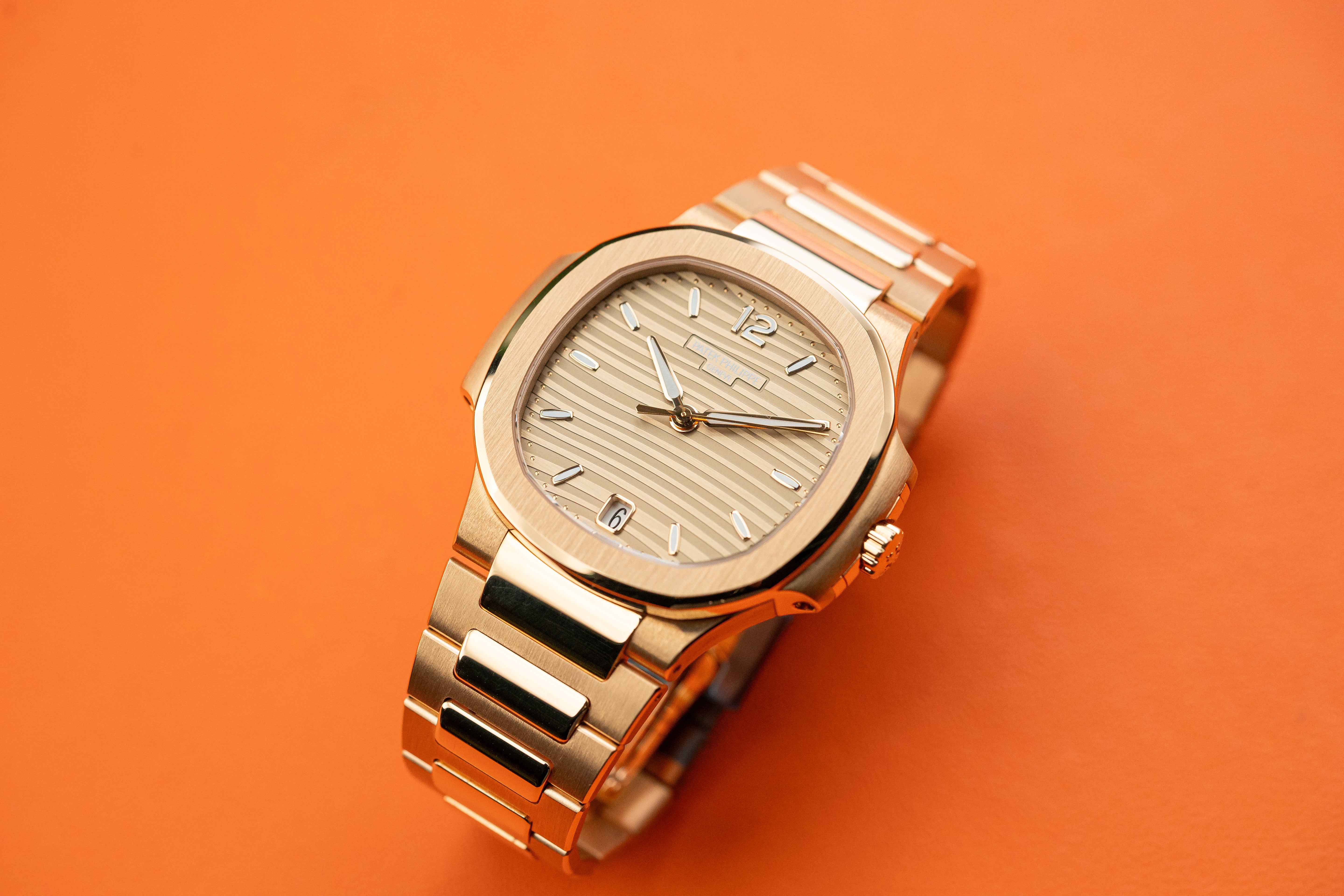 Patek Philippe Nautilus 7118/1R-010 35mm Rose Gold with Brown Opaline Dial