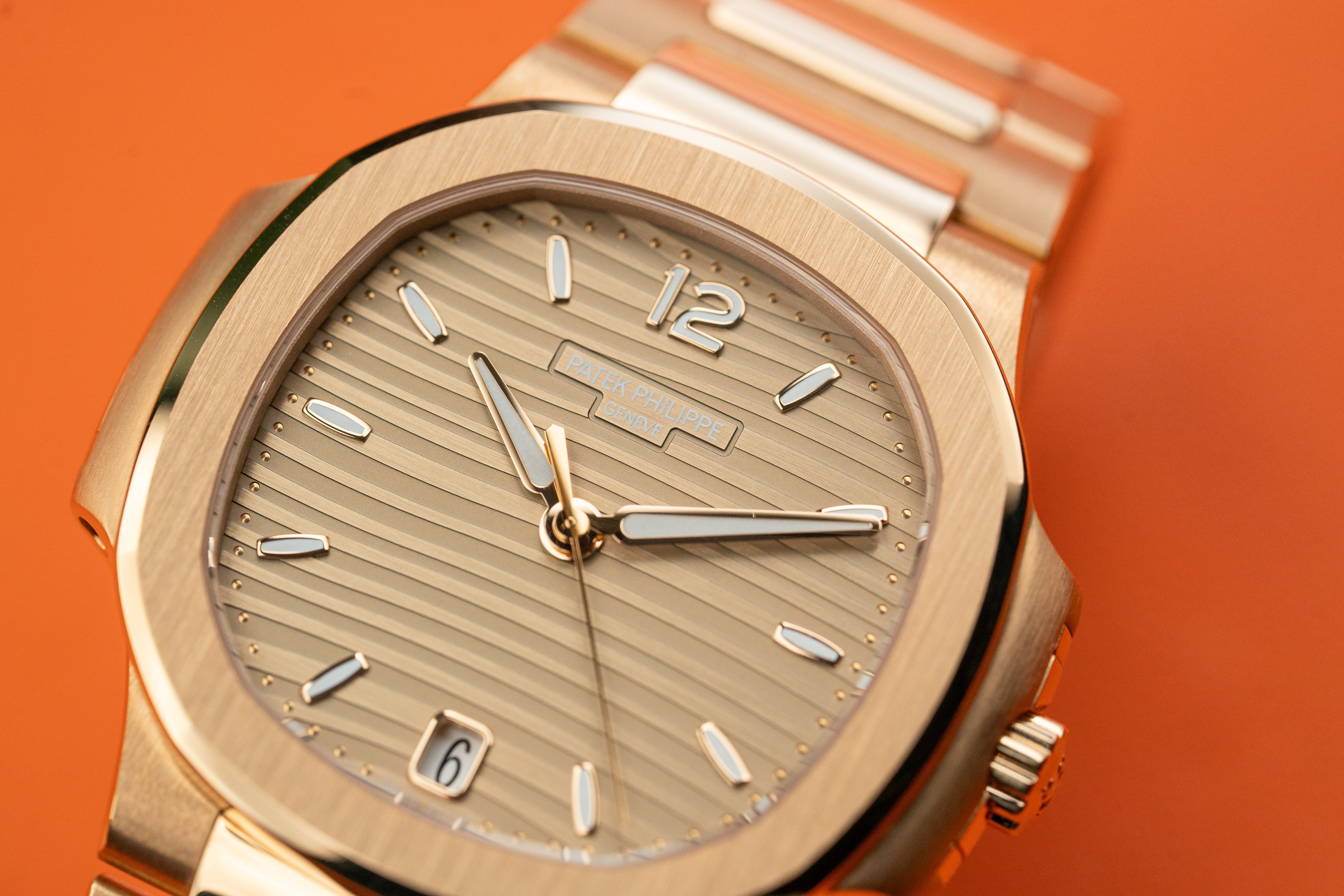 Patek Philippe Nautilus 7118/1R-010 35mm Rose Gold with Brown Opaline Dial