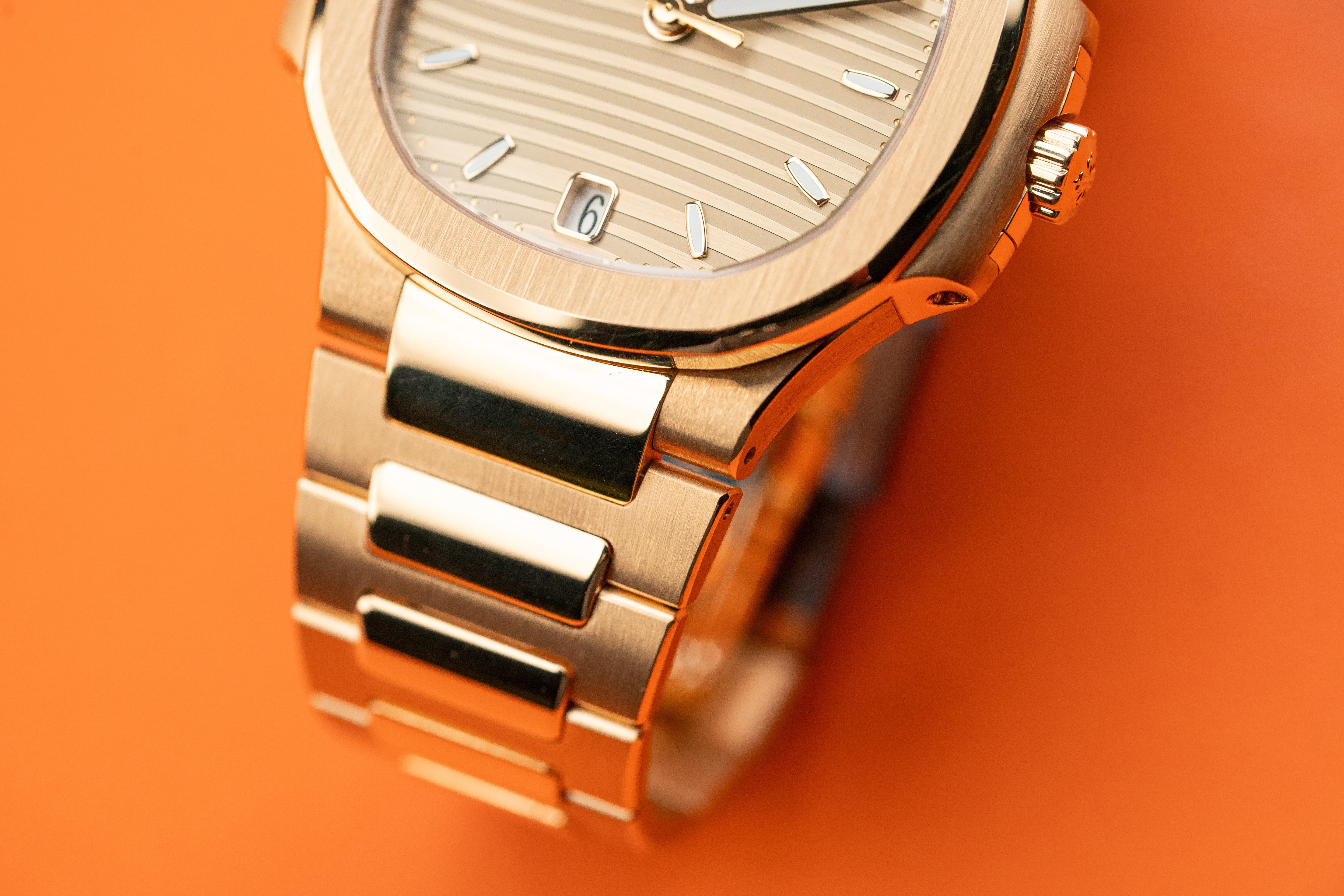 Patek Philippe Nautilus 7118/1R-010 35mm Rose Gold with Brown Opaline Dial