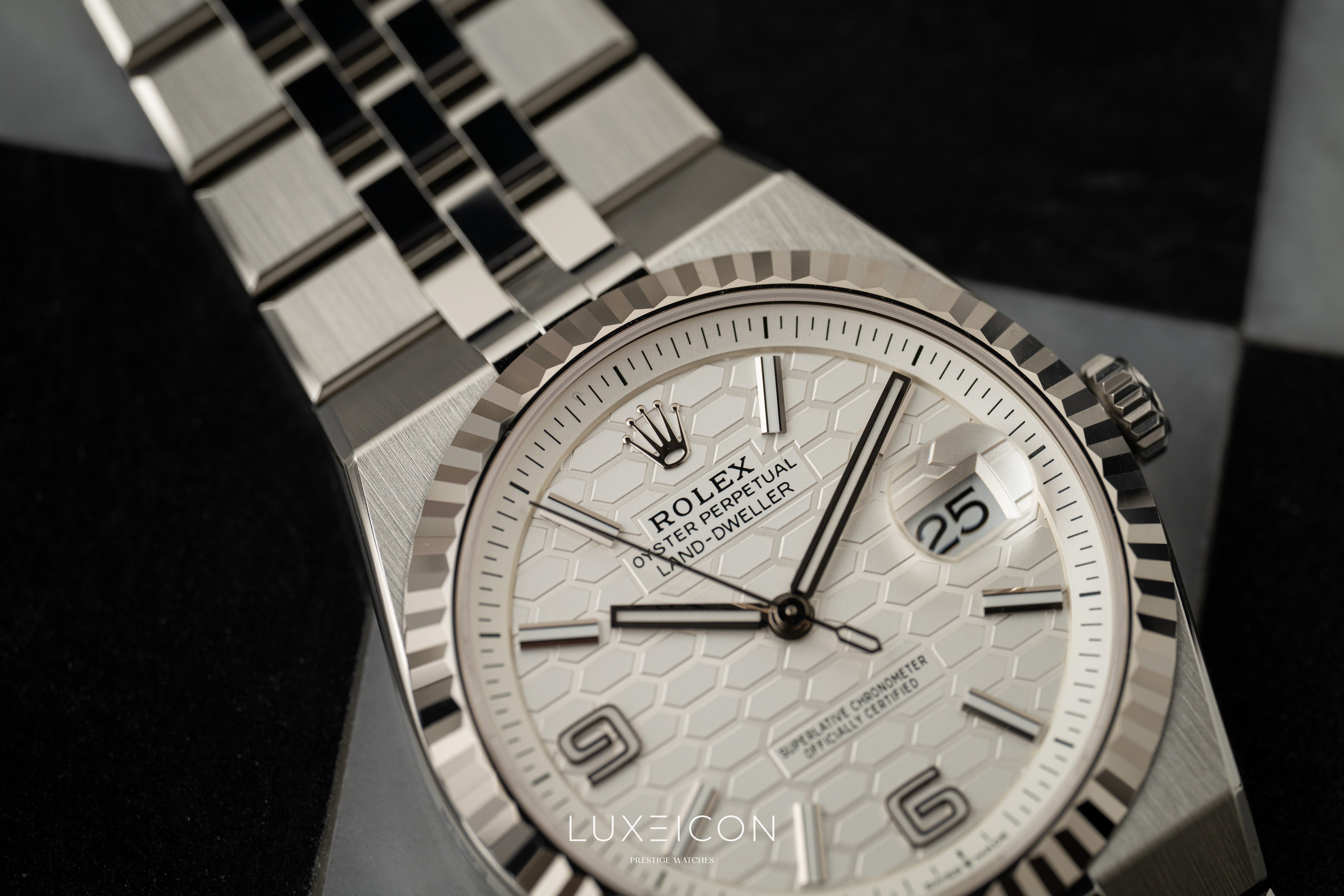 Rolex Land Dweller Oystersteel White Gold 40mm White Honeycomb Motif Dial 127334 2026