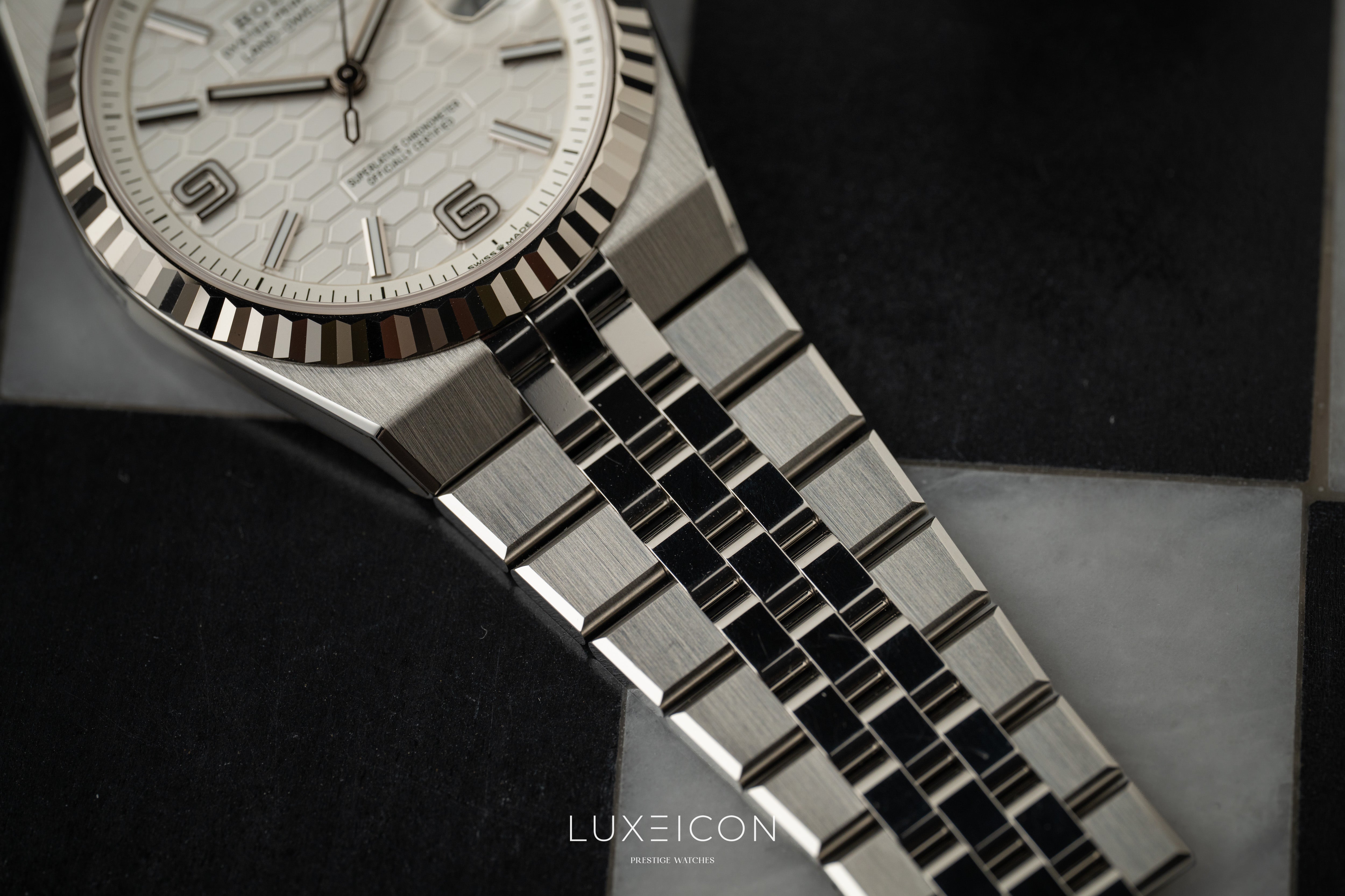 Rolex Land Dweller Oystersteel White Gold 40mm White Honeycomb Motif Dial 127334 2026