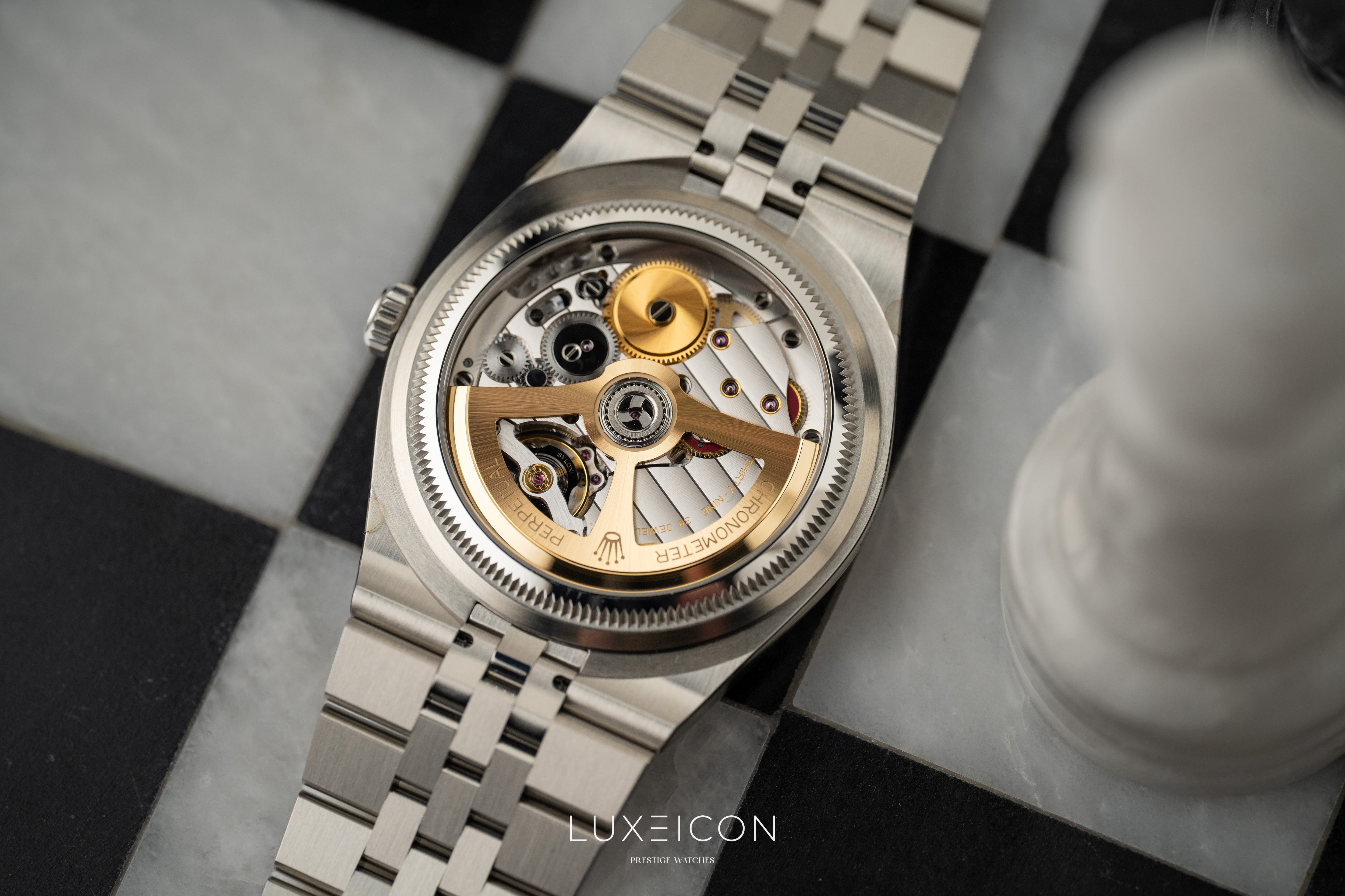 Rolex Land Dweller Oystersteel White Gold 40mm White Honeycomb Motif Dial 127334 2026