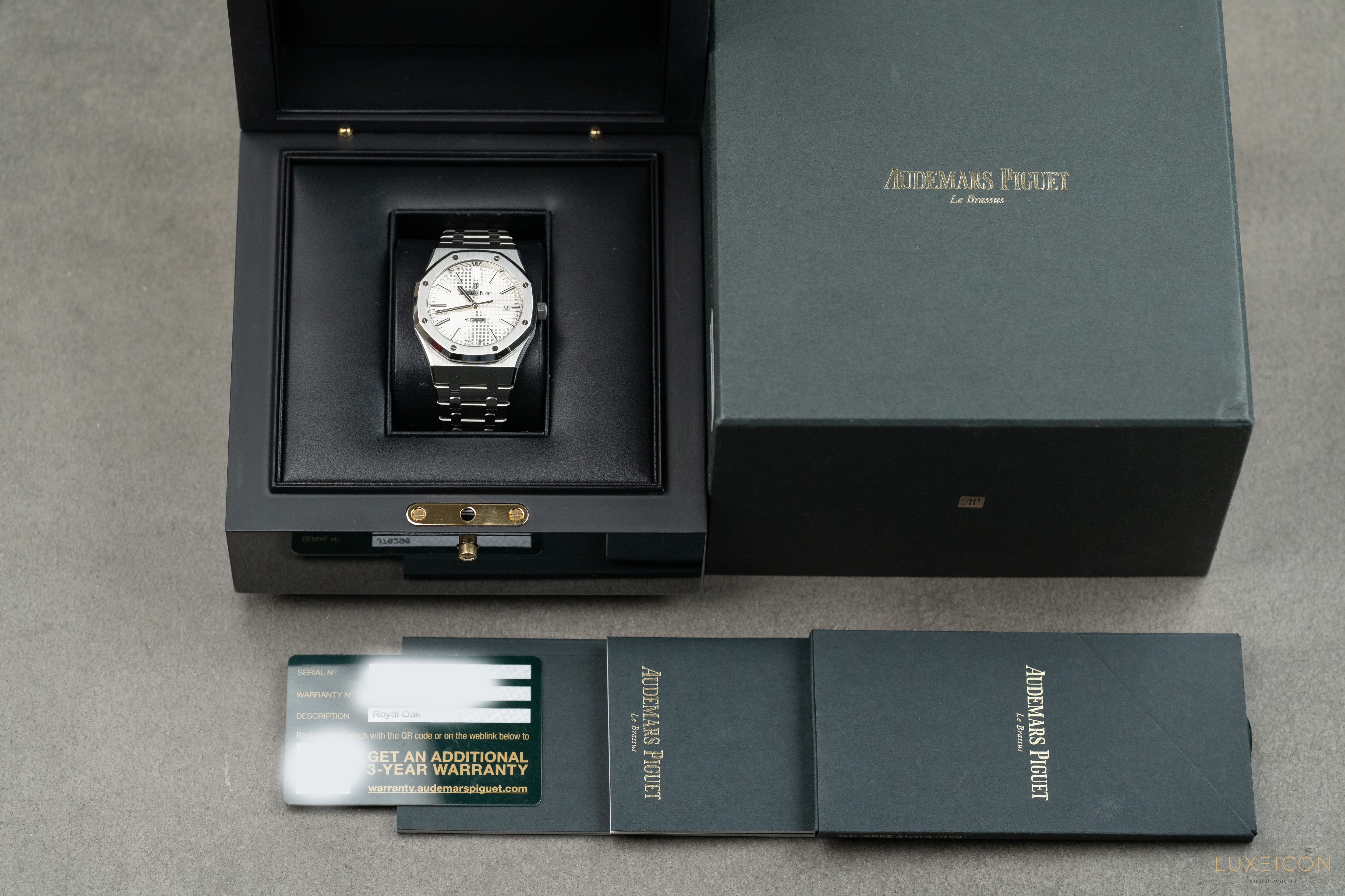 Audemars Piguet Royal Oak Selfwinding White Steel 41mm Watch 15400ST