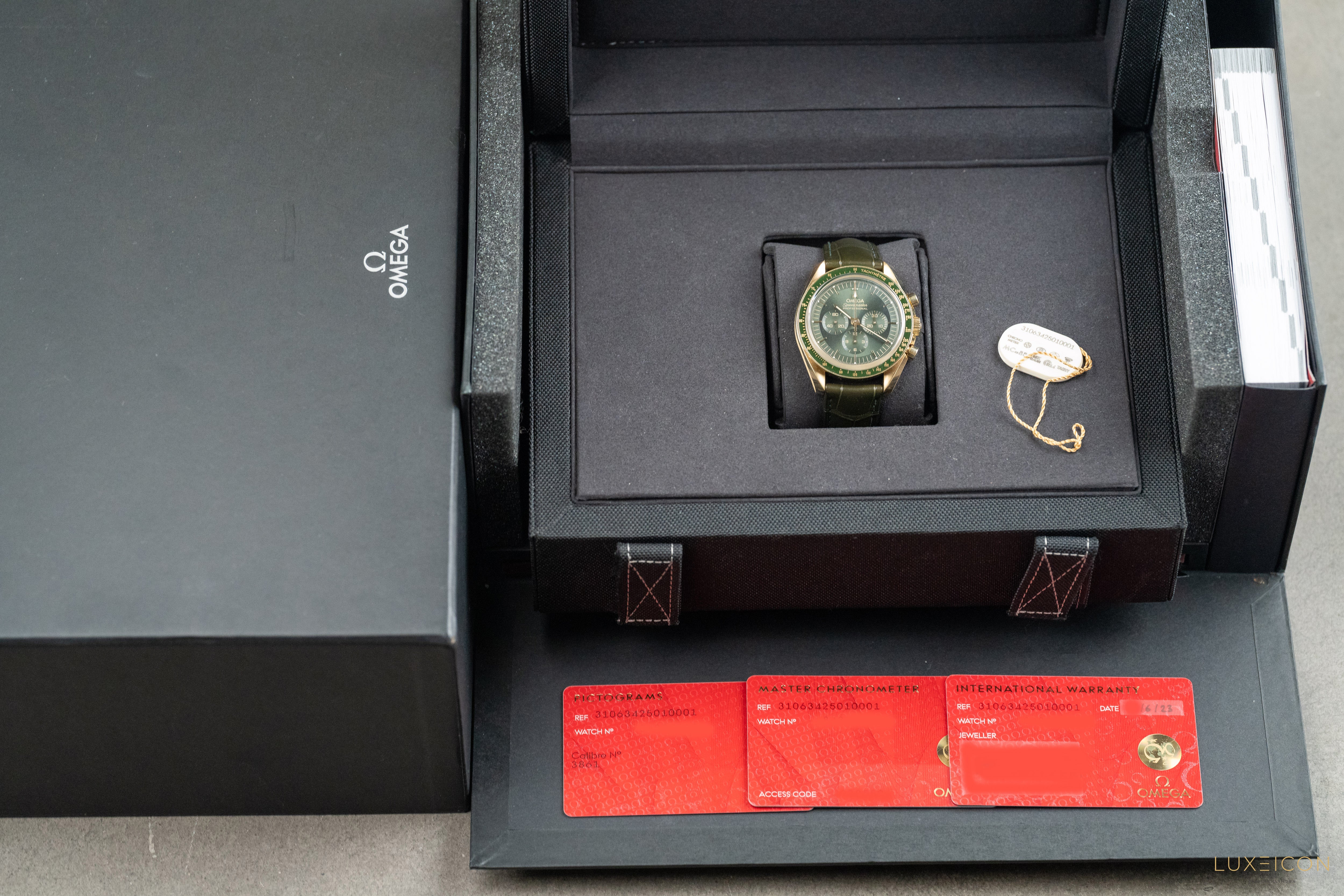 Omega Speedmaster Professional Moonwatch “Moonshine” Green dial 18k Yellow Gold