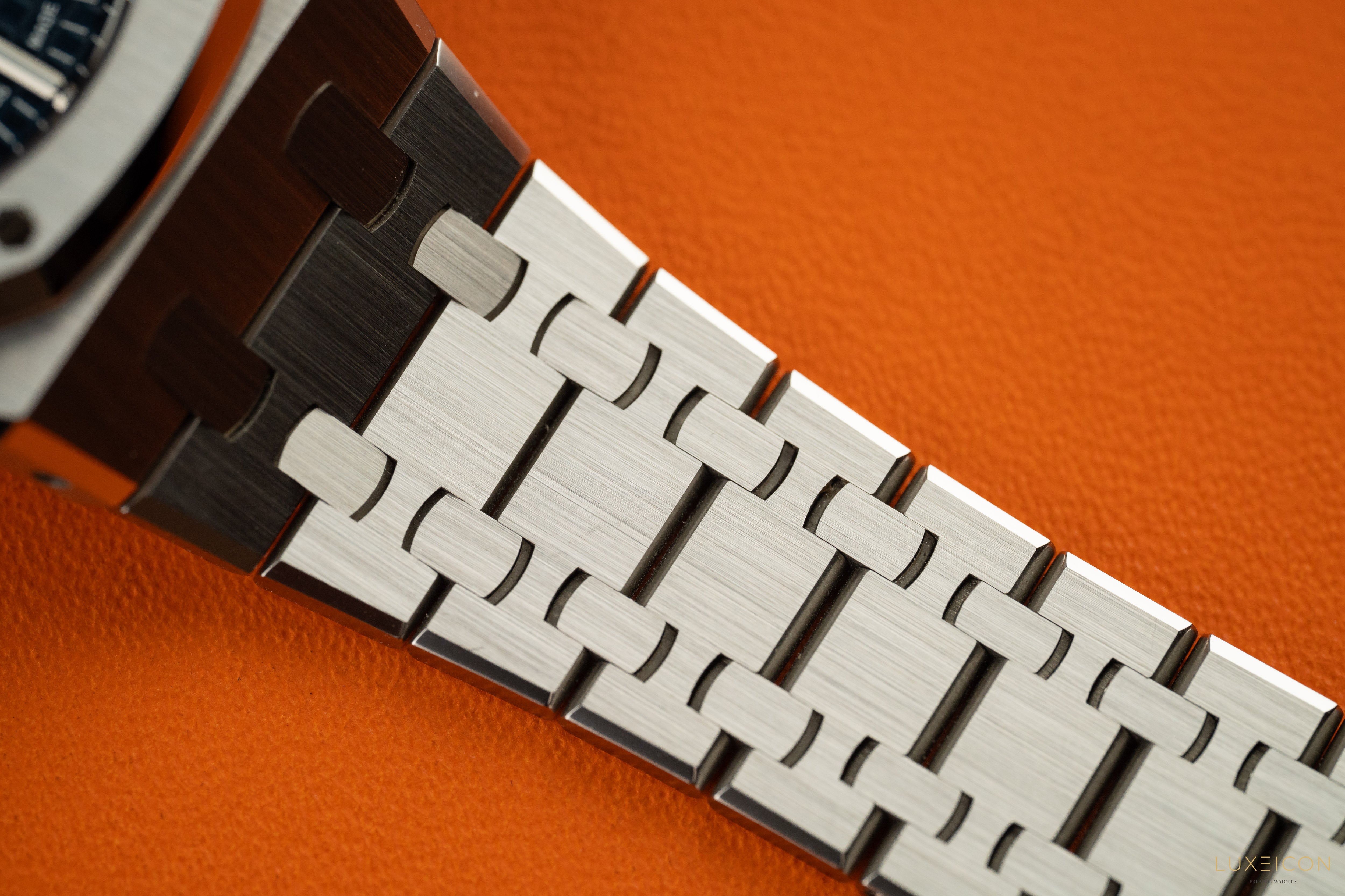 Audemars Piguet Royal Oak Selfwinding 37mm Blue Dial Stainless Steel 15550ST