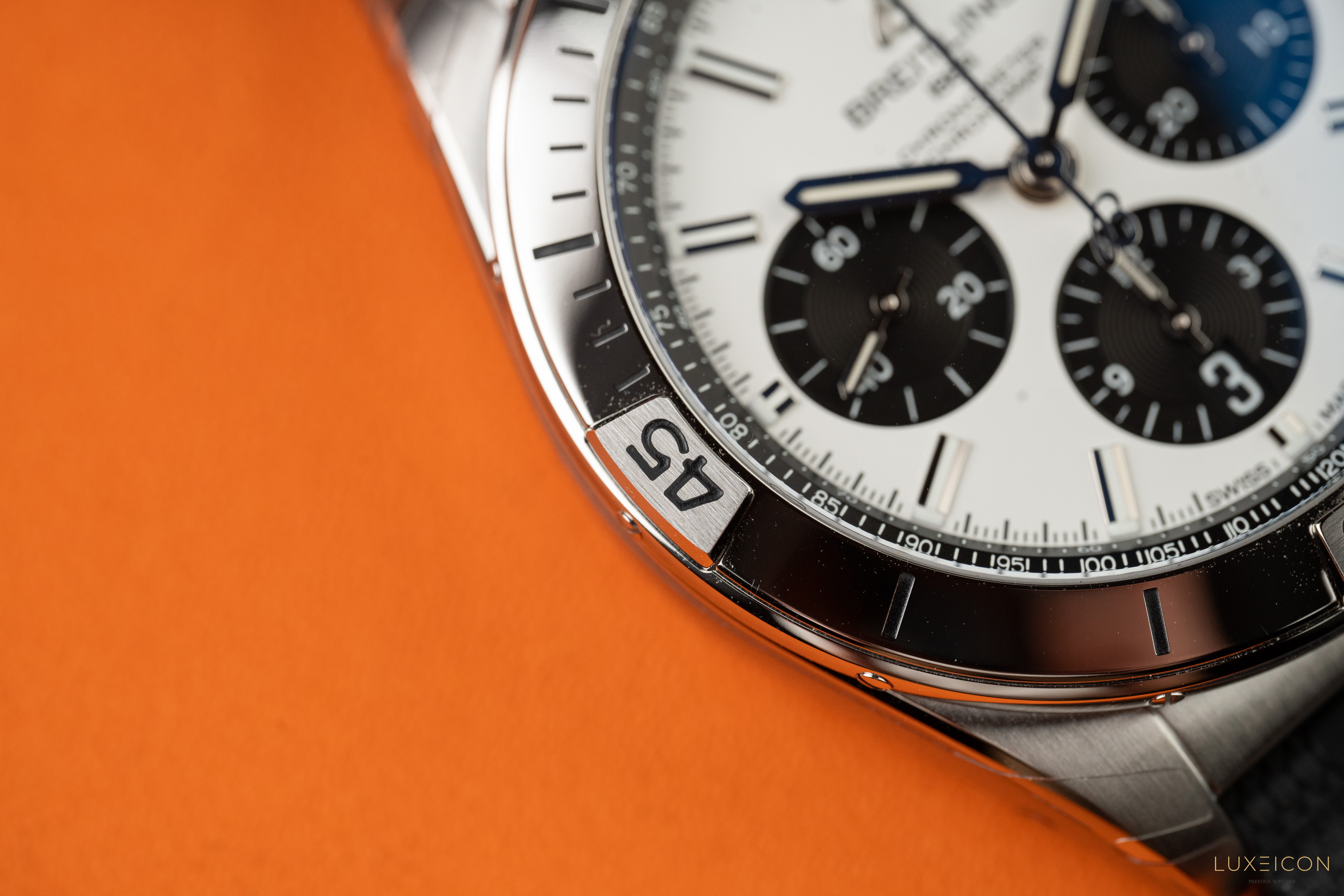 Breitling Chronomat 42 AB0134101G1S2 - Chronomat B01 42mm