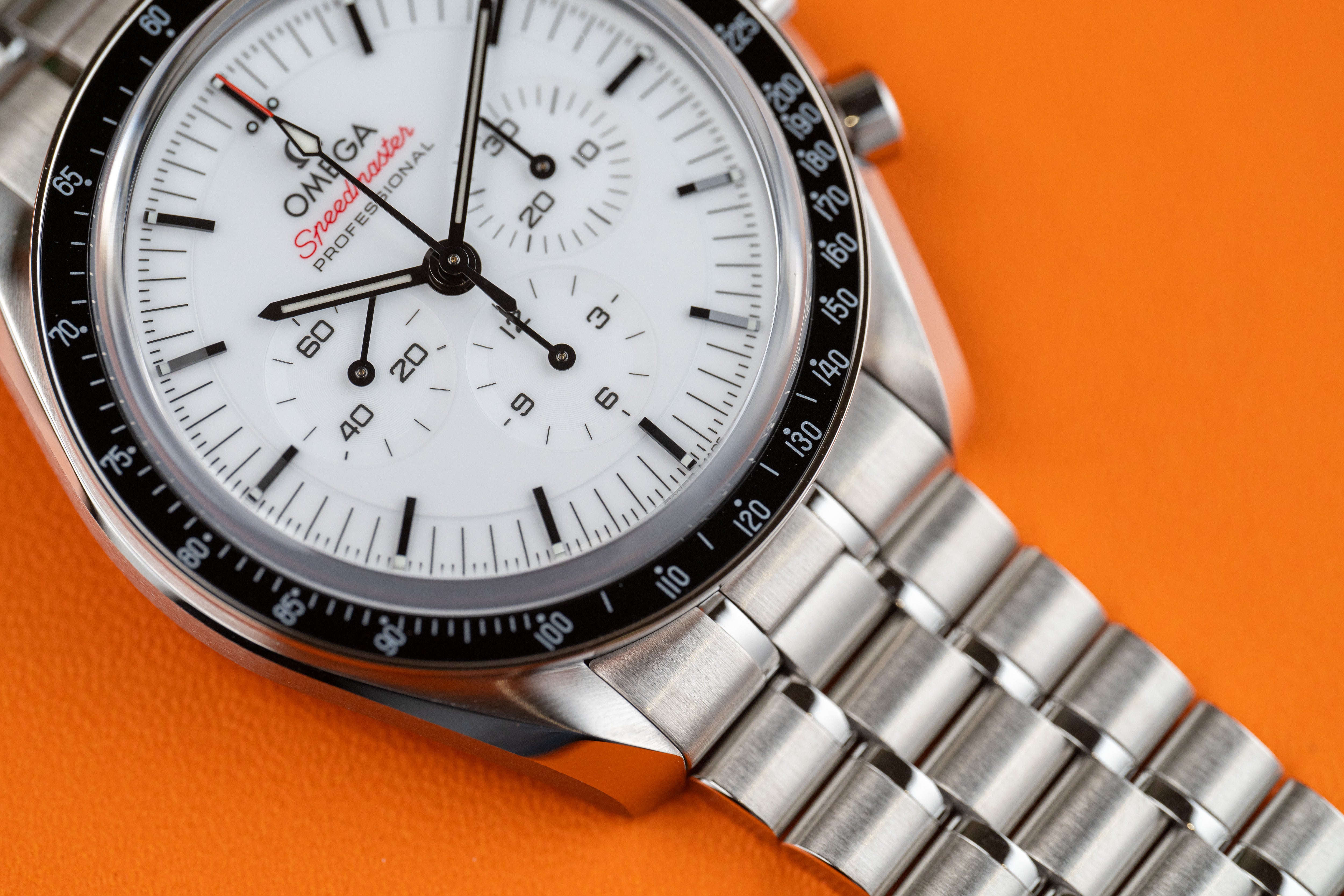 Omega Speedmaster Professional Moonwatch White 42mm 310.30.42.50.04.001