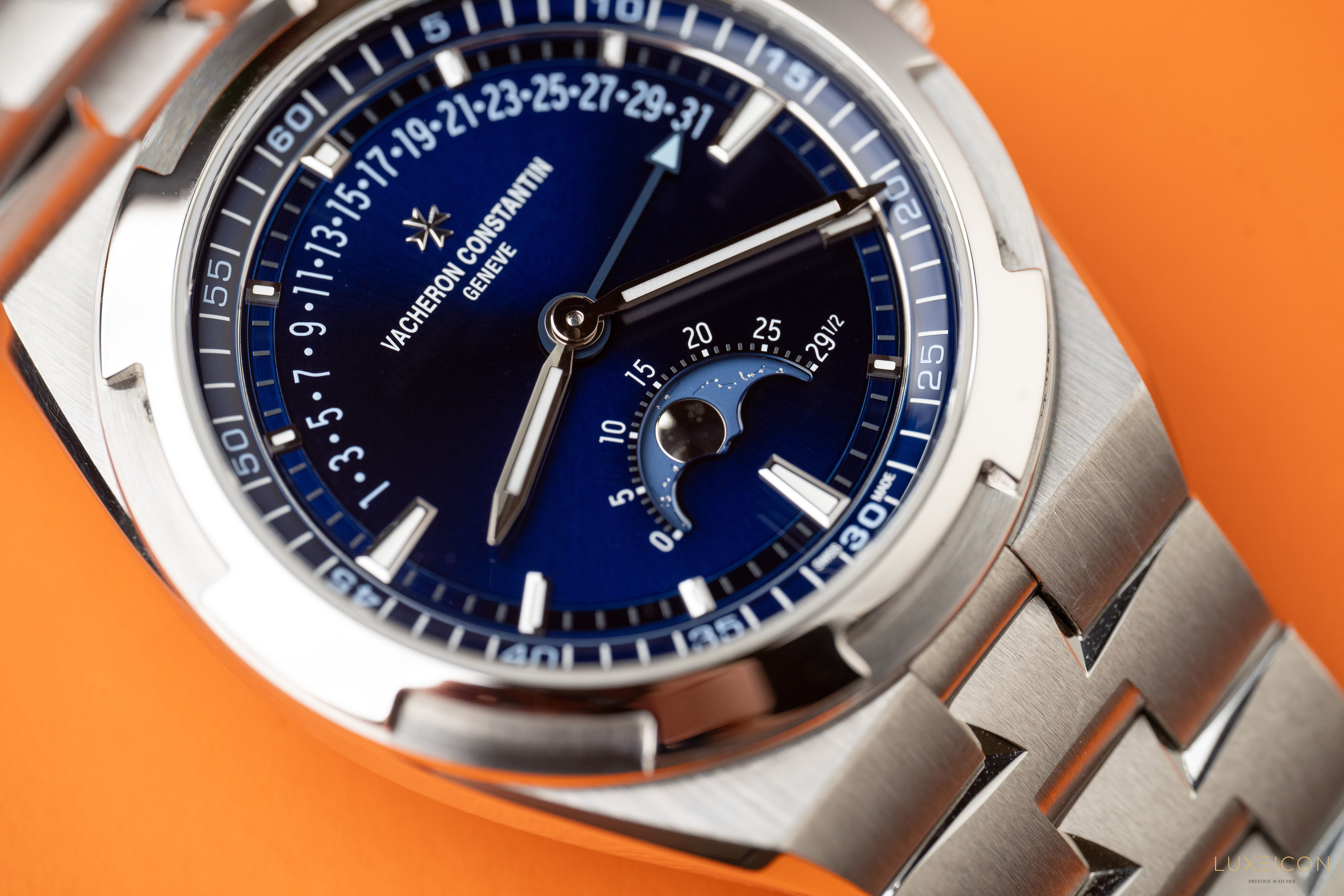 Vacheron Constantin Overseas Moonphase Retrograde Date Automatic 2025