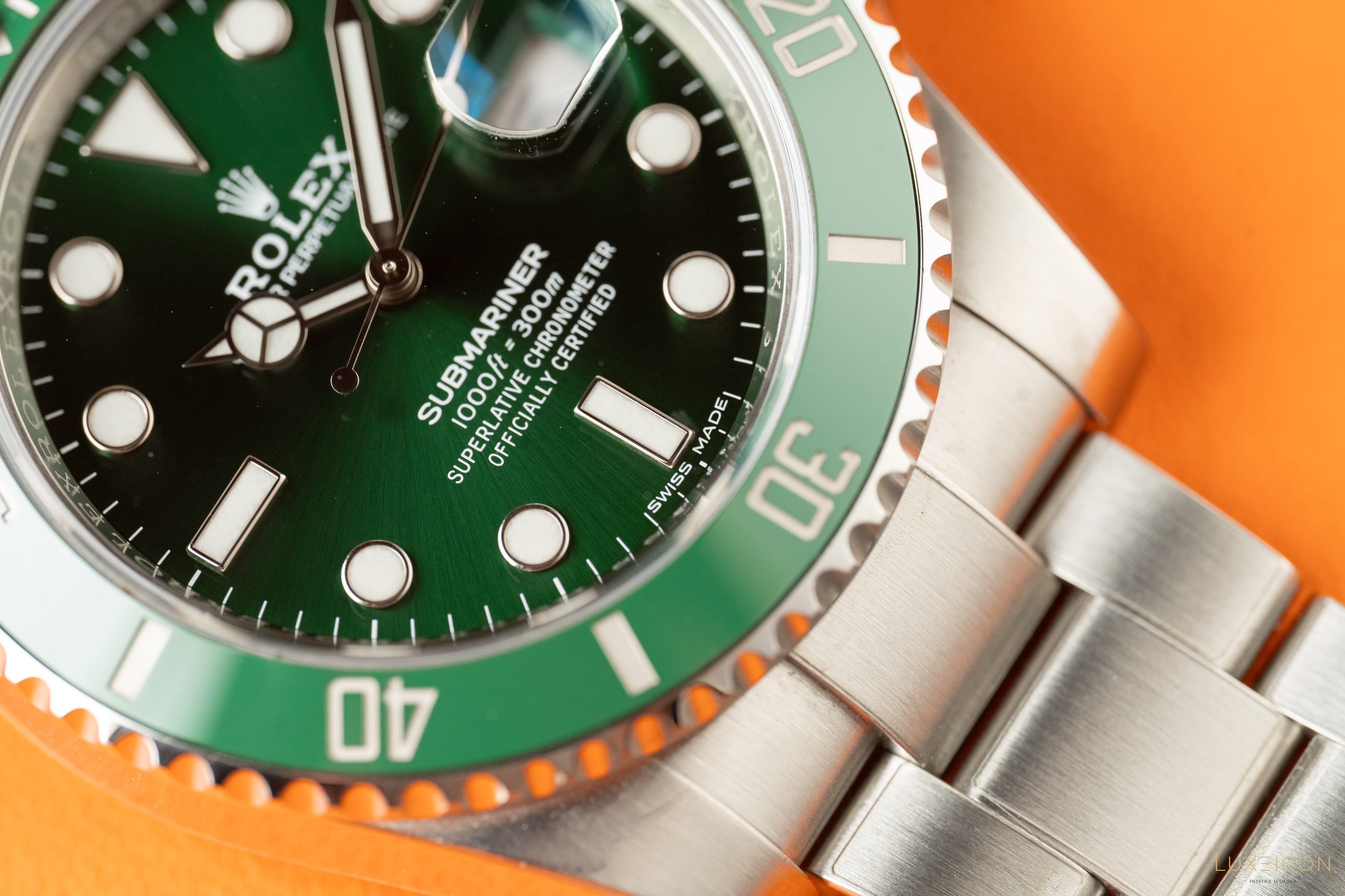 Rolex Submariner Date HULK Stainless Steel Green Ceramic 40mm Watch 116610 LV 2019