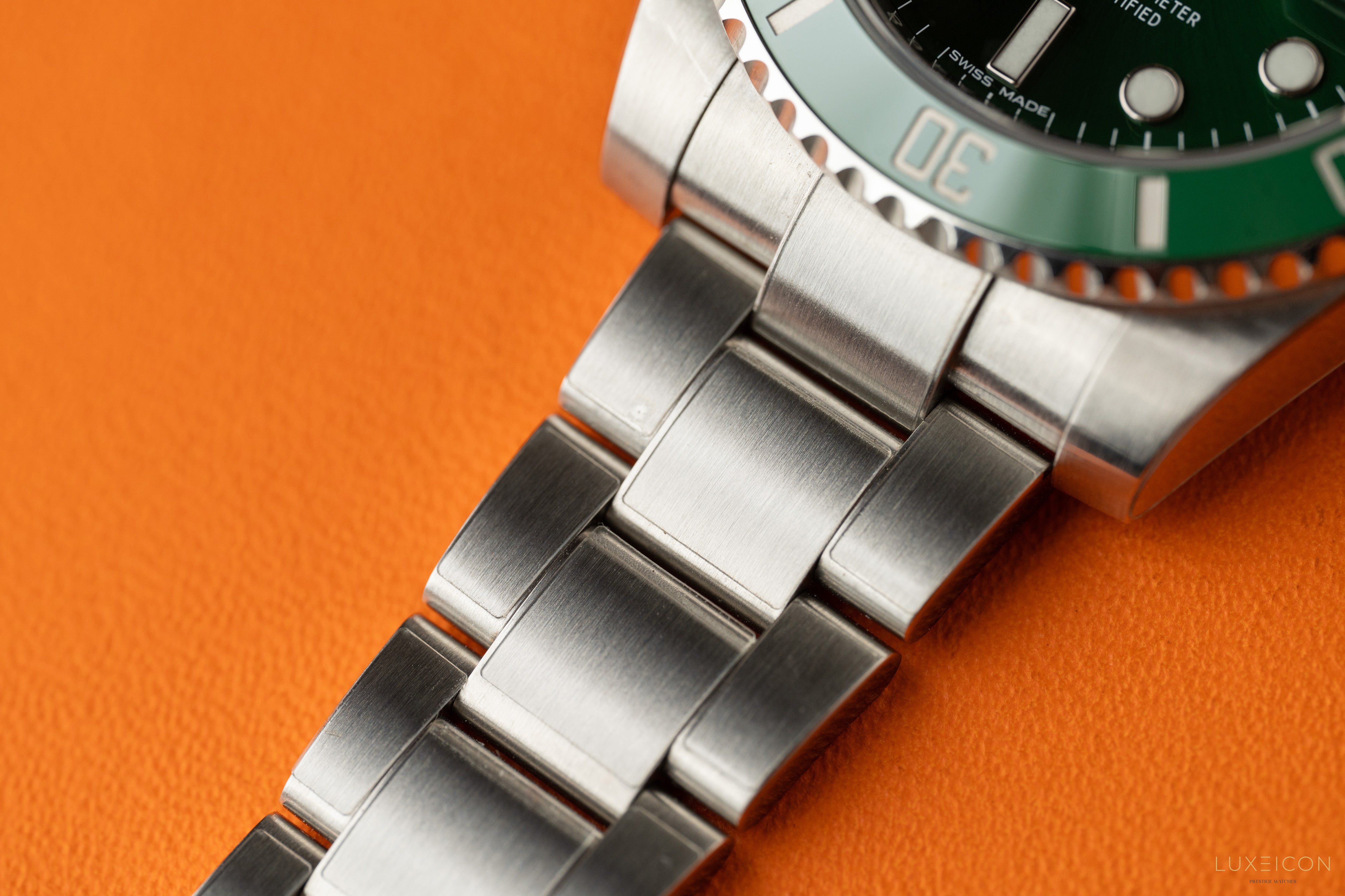 Rolex Submariner Date HULK Stainless Steel Green Ceramic 40mm Watch 116610 LV 2019