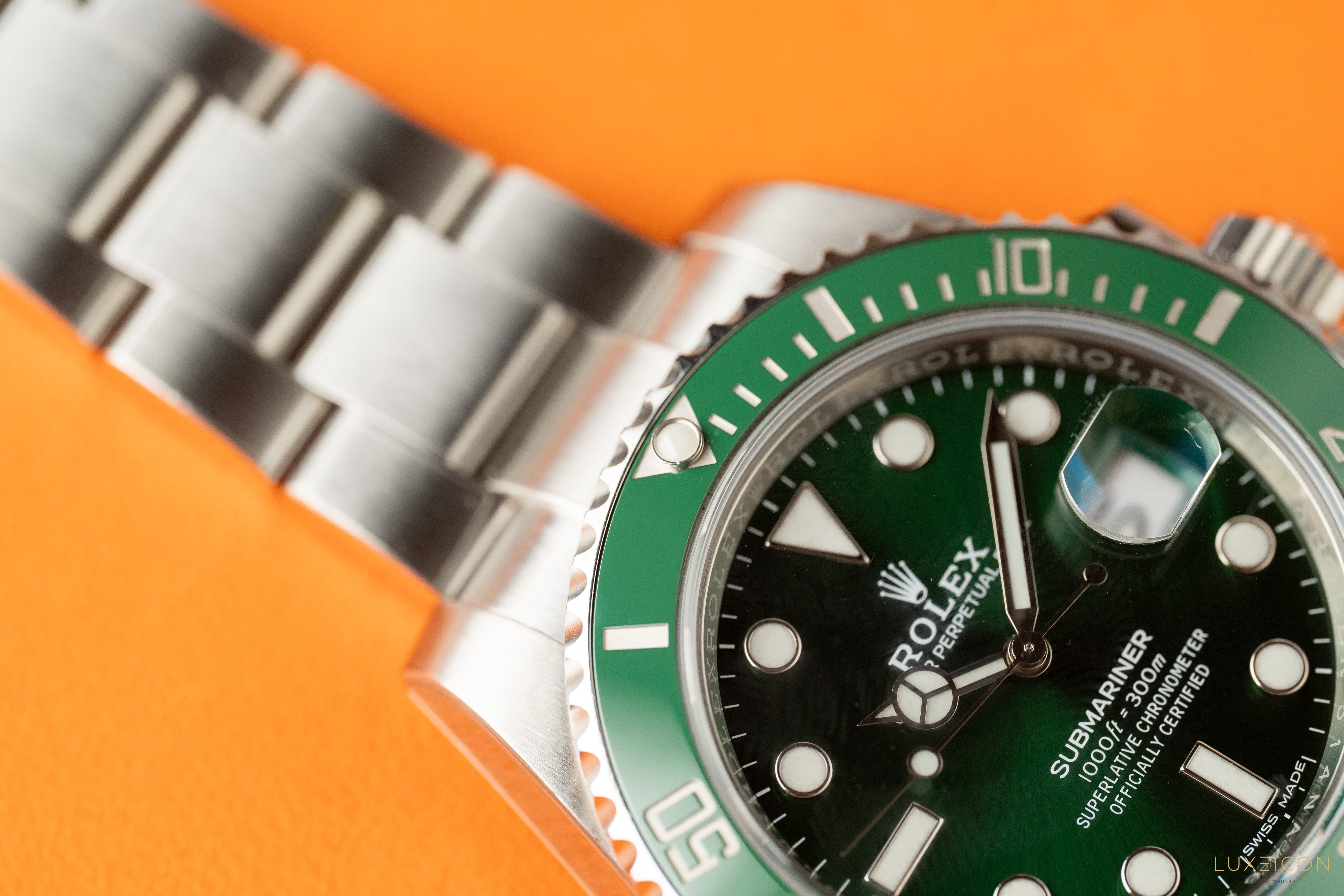 Rolex Submariner Date HULK Stainless Steel Green Ceramic 40mm Watch 116610 LV 2019