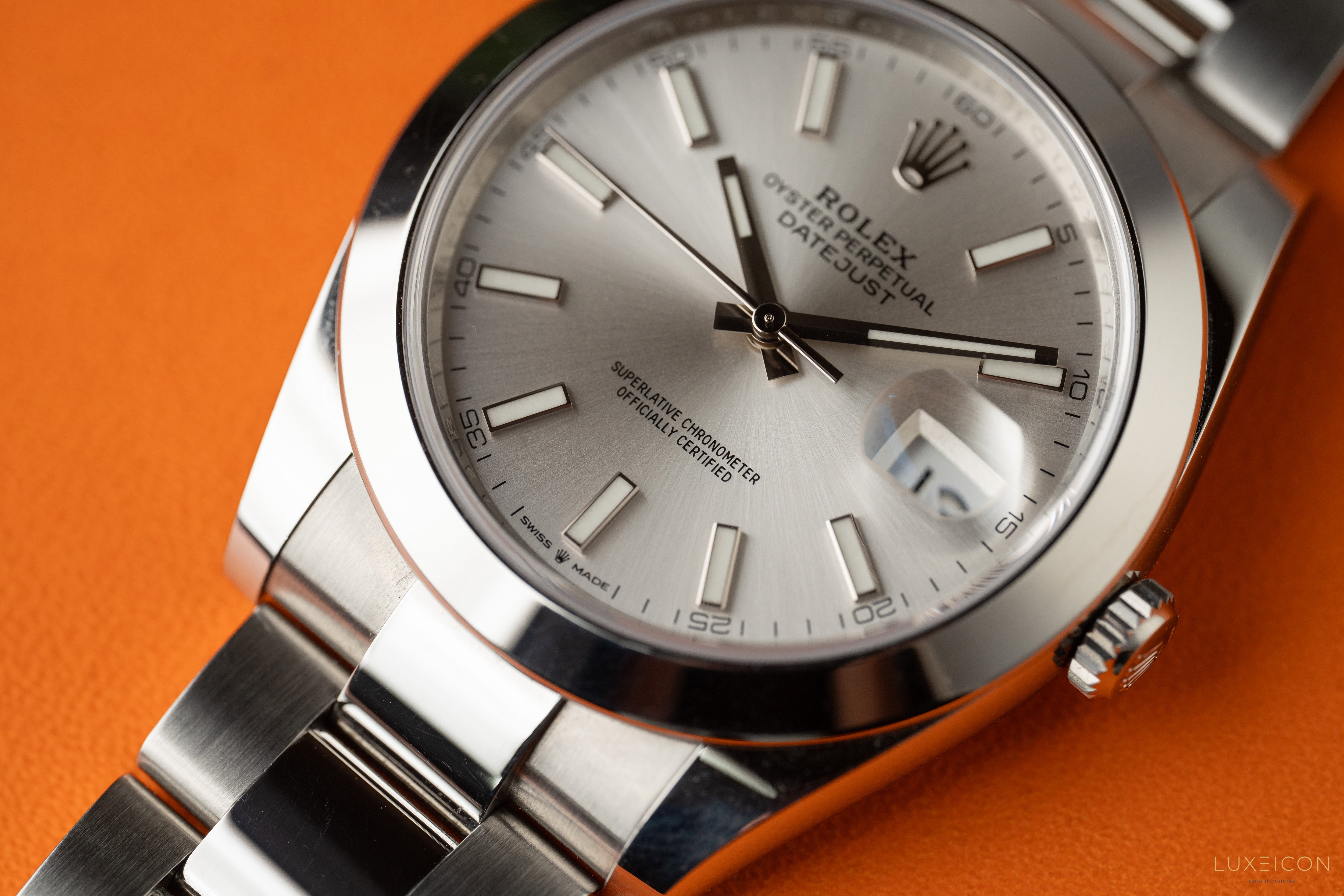 Rolex Datejust 41mm Stainless Steel Silver Index Dial &amp; Smooth Bezel 126300 2022