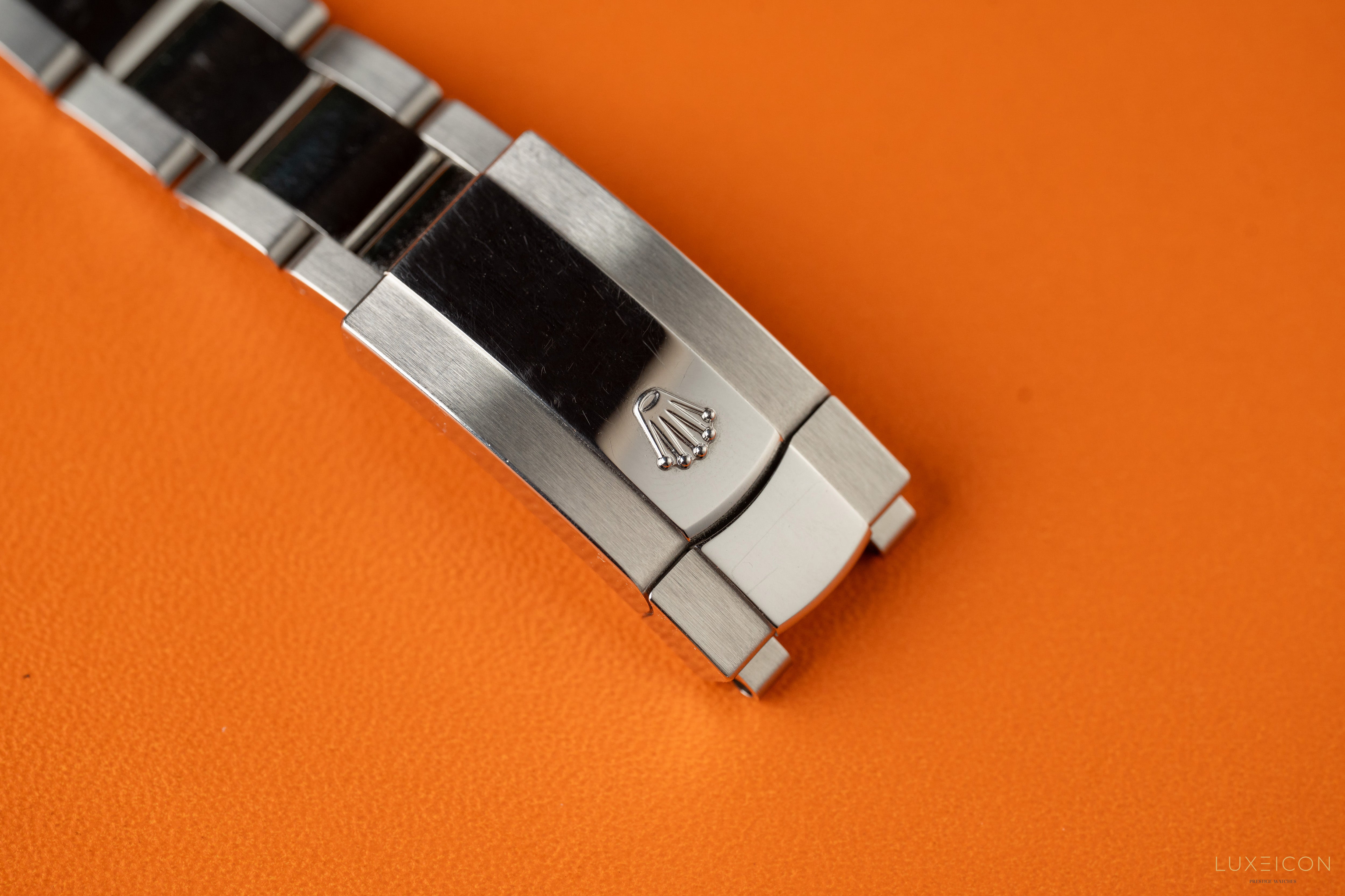 Rolex Datejust 41mm Stainless Steel Silver Index Dial &amp; Smooth Bezel 126300 2022