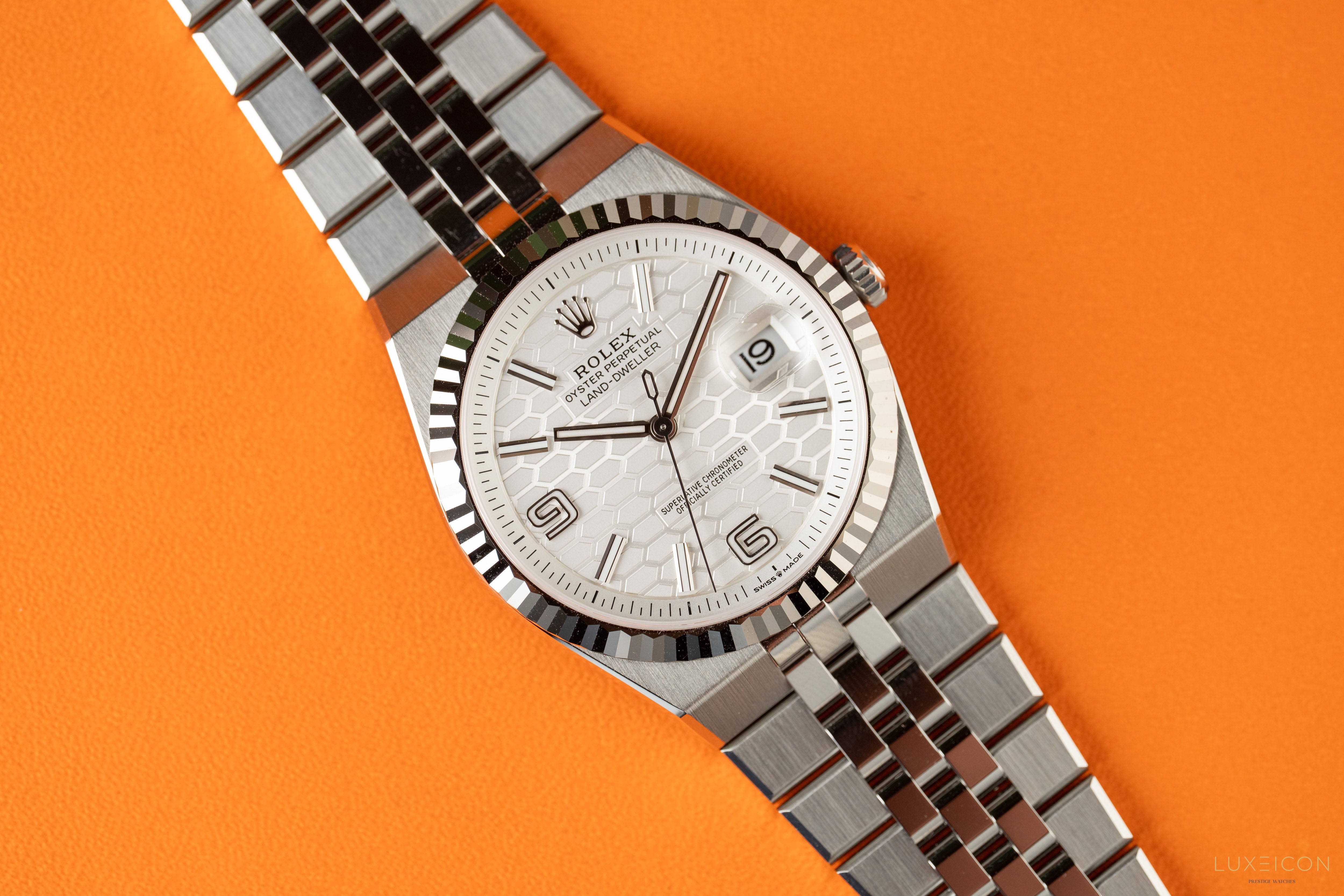 Rolex Land Dweller Oystersteel White Gold 40mm White Honeycomb Motif Dial 127334