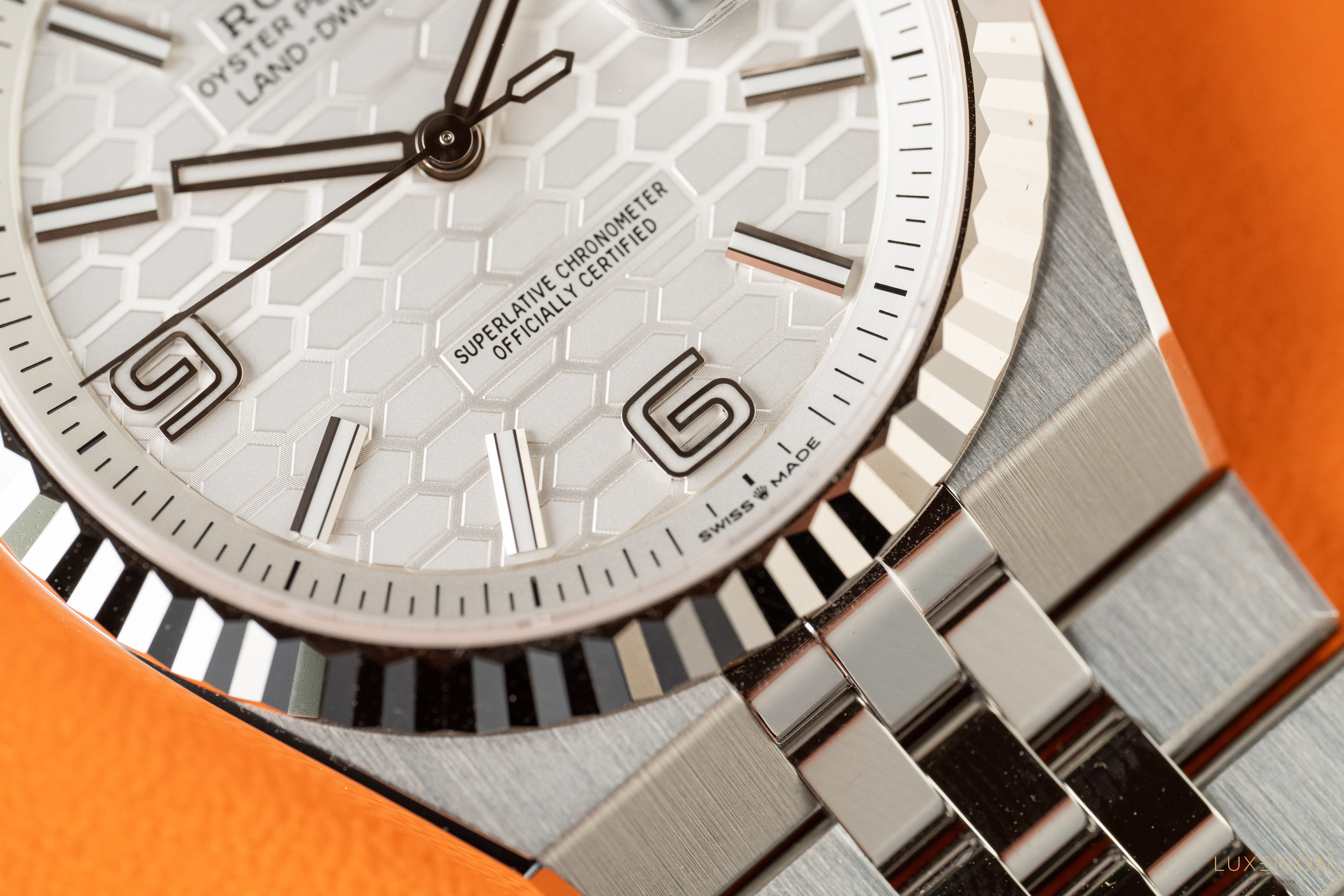 Rolex Land Dweller Oystersteel White Gold 40mm White Honeycomb Motif Dial 127334