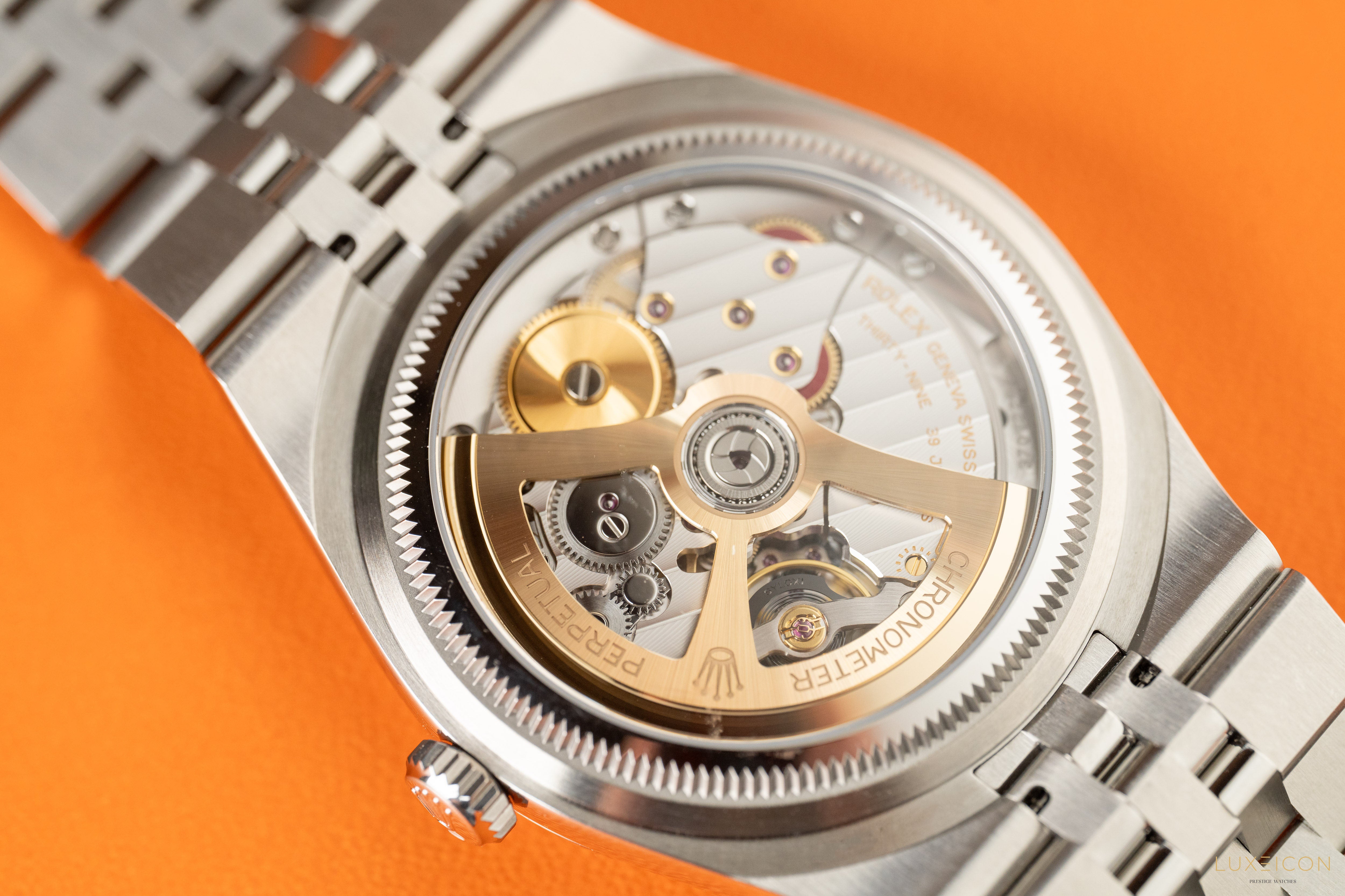 Rolex Land Dweller Oystersteel White Gold 40mm White Honeycomb Motif Dial 127334